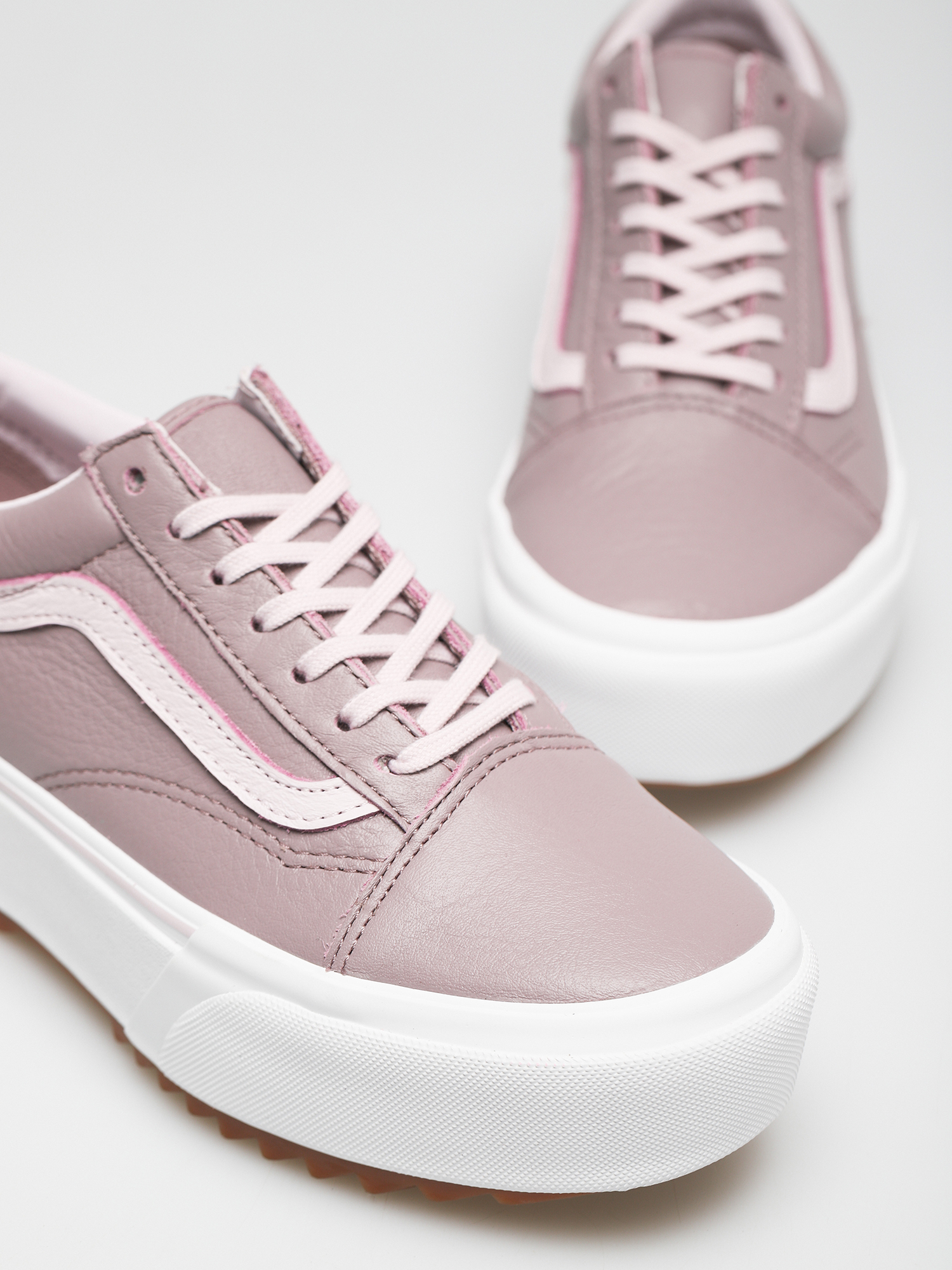 Buty Vans Old Skool Stacked (tumbled lthr/prpdv/trwht)