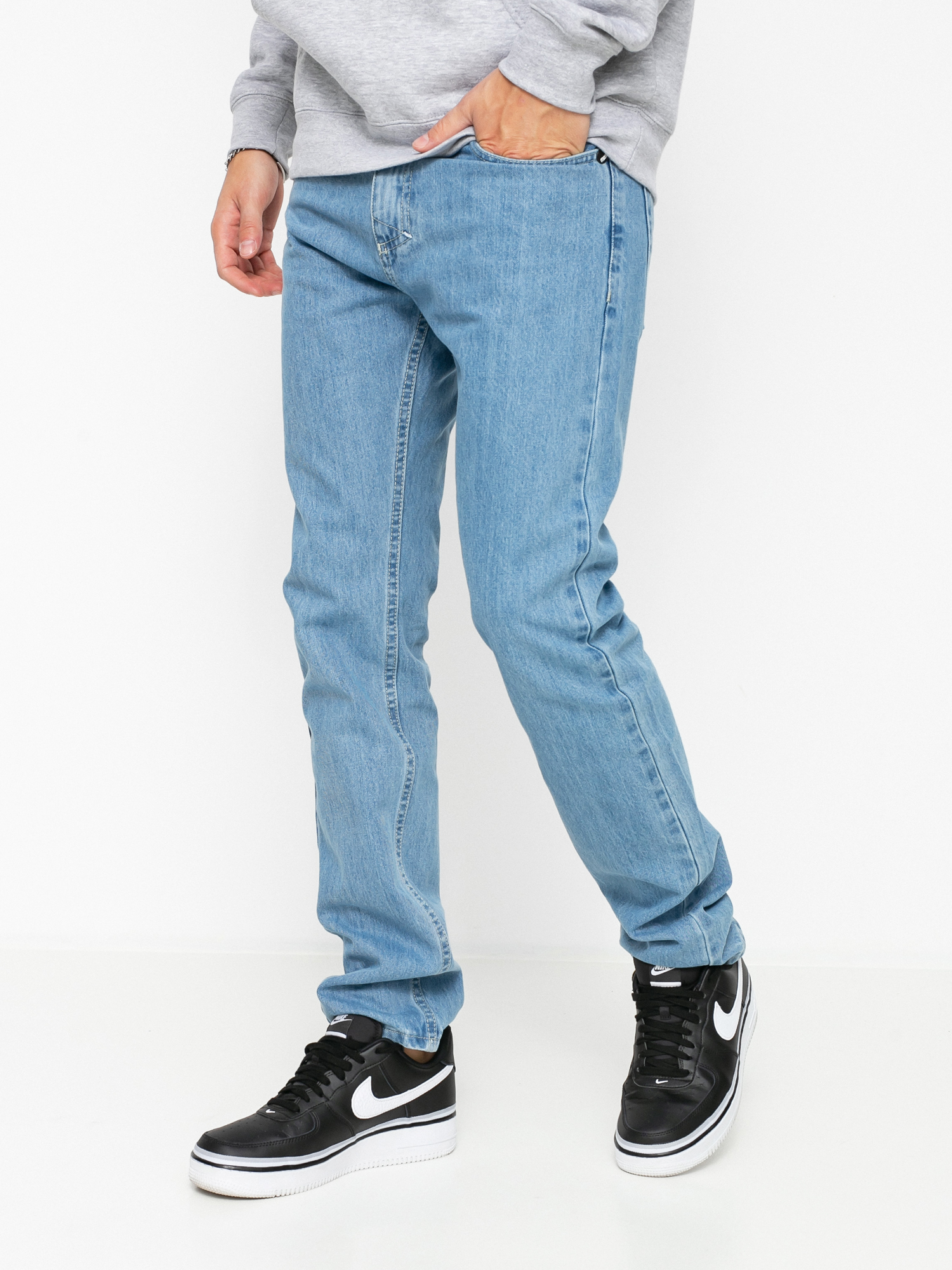 Spodnie MassDnm Signature Jeans Tapered Fit (light blue stone wash)