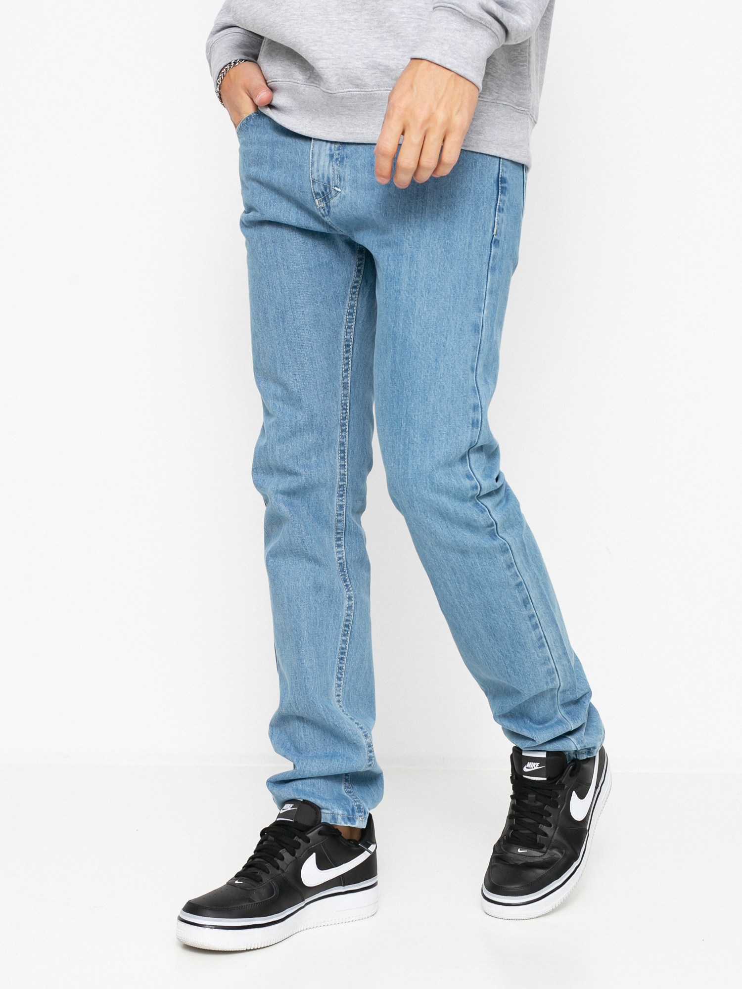 Spodnie MassDnm Signature Jeans Tapered Fit (light blue stone wash)
