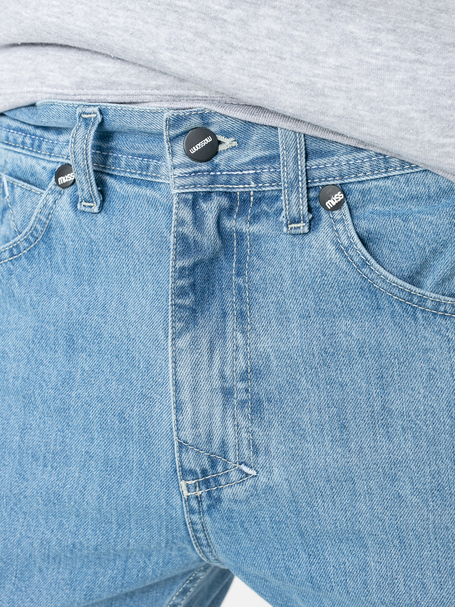 Spodnie MassDnm Signature Jeans Tapered Fit (light blue stone wash)