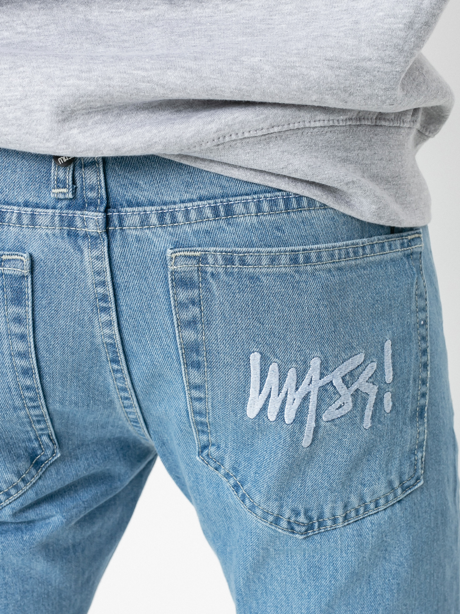 Spodnie MassDnm Signature Jeans Tapered Fit (light blue stone wash)