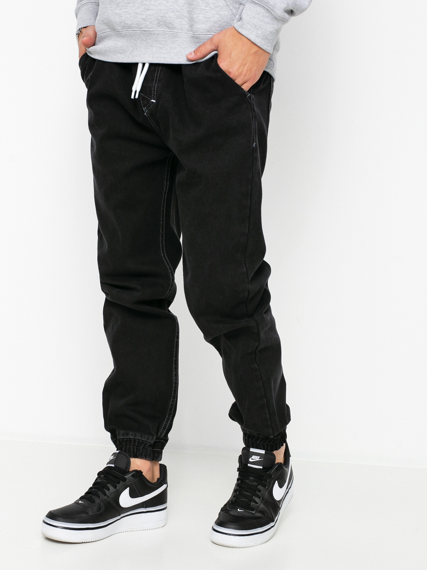 Spodnie MassDnm Signature Joggers Jeans (black rinse)
