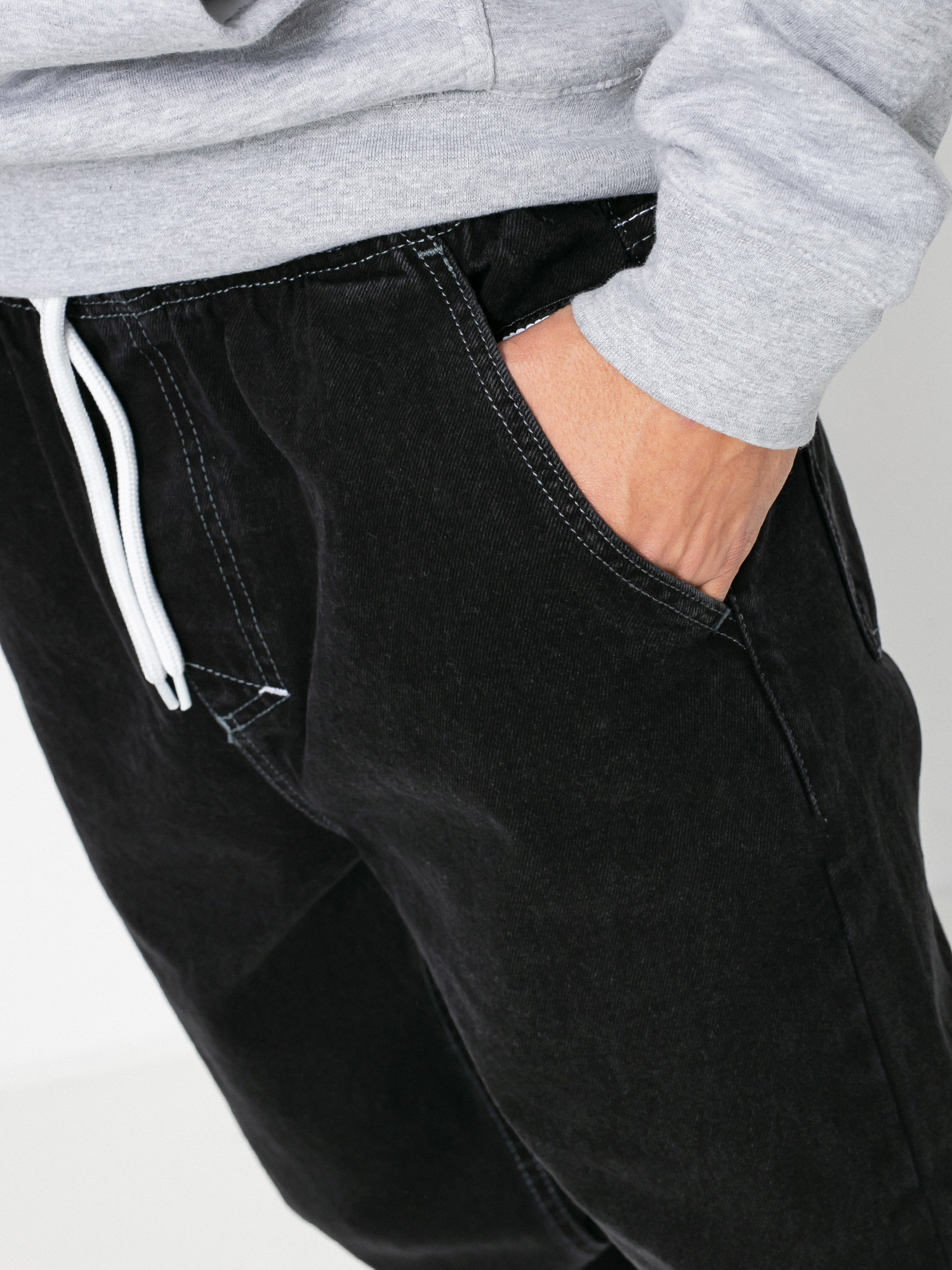 Spodnie MassDnm Signature Joggers Jeans (black rinse)