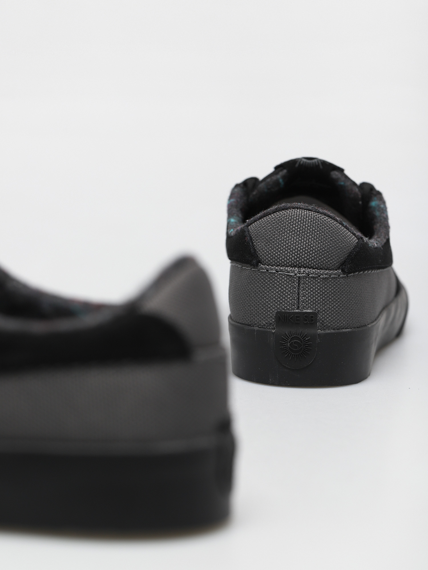 Buty Nike SB Shane Premium (black/smoke grey iron grey black)