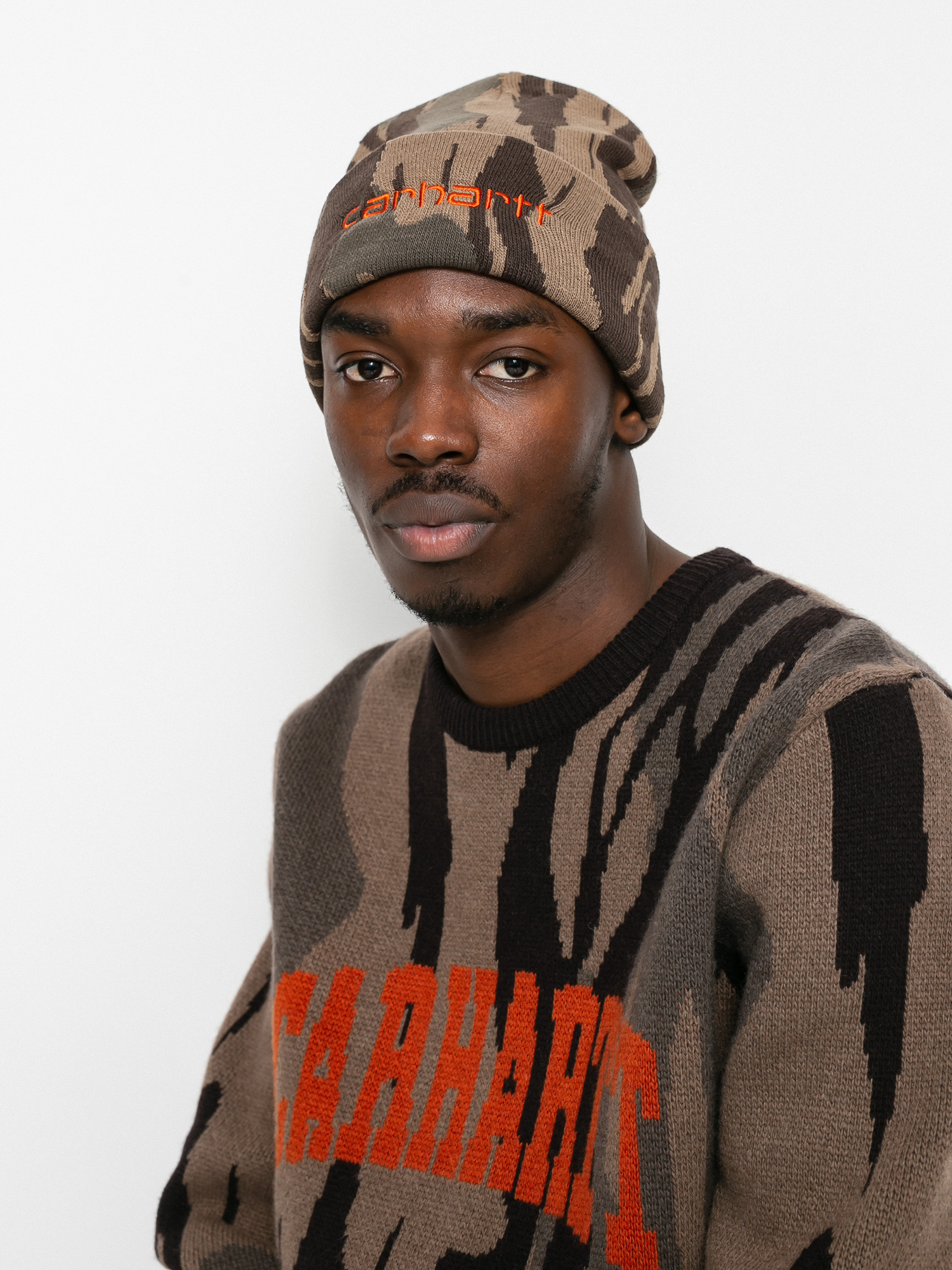 Czapka zimowa Carhartt WIP Script (camo unite/copperton)