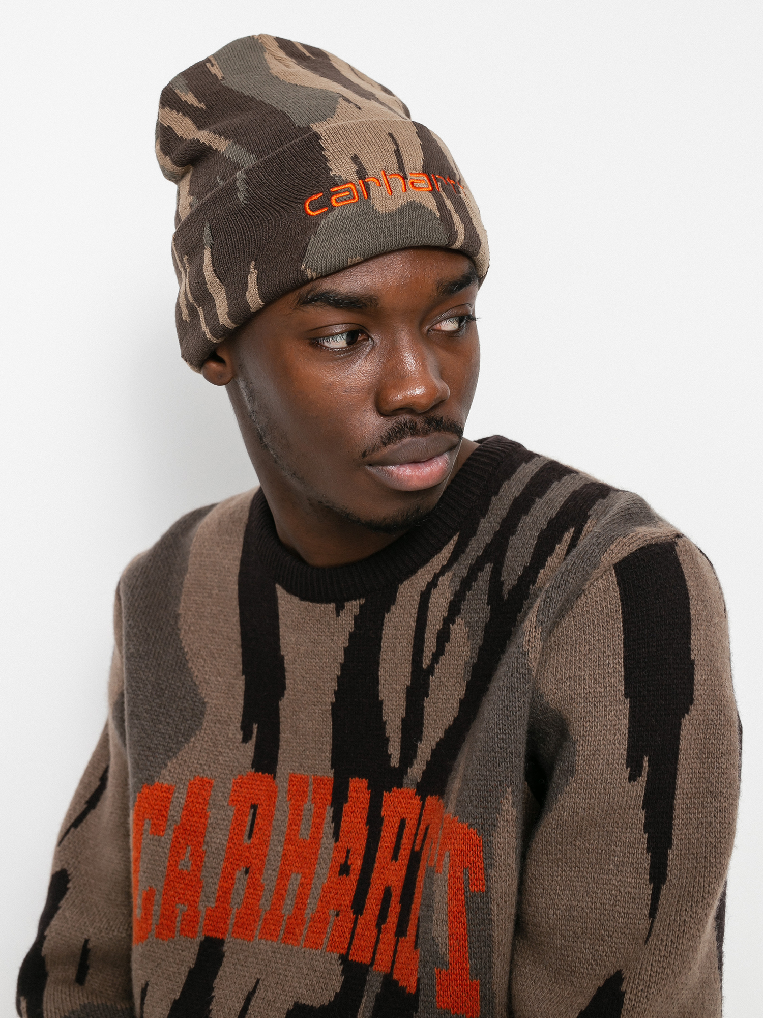 Czapka zimowa Carhartt WIP Script (camo unite/copperton)