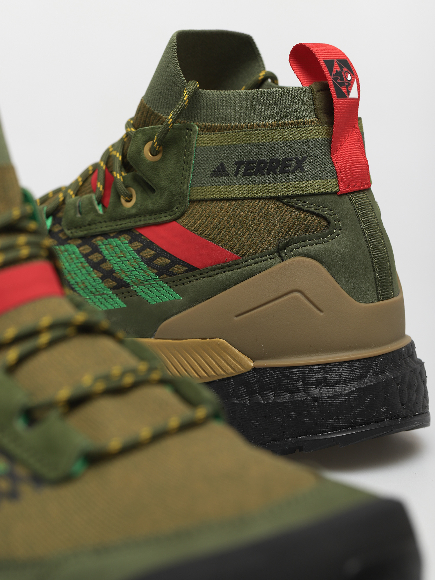 Buty adidas Originals Terrex Free Hiker (blue wilpin/vivgrn/vivred)