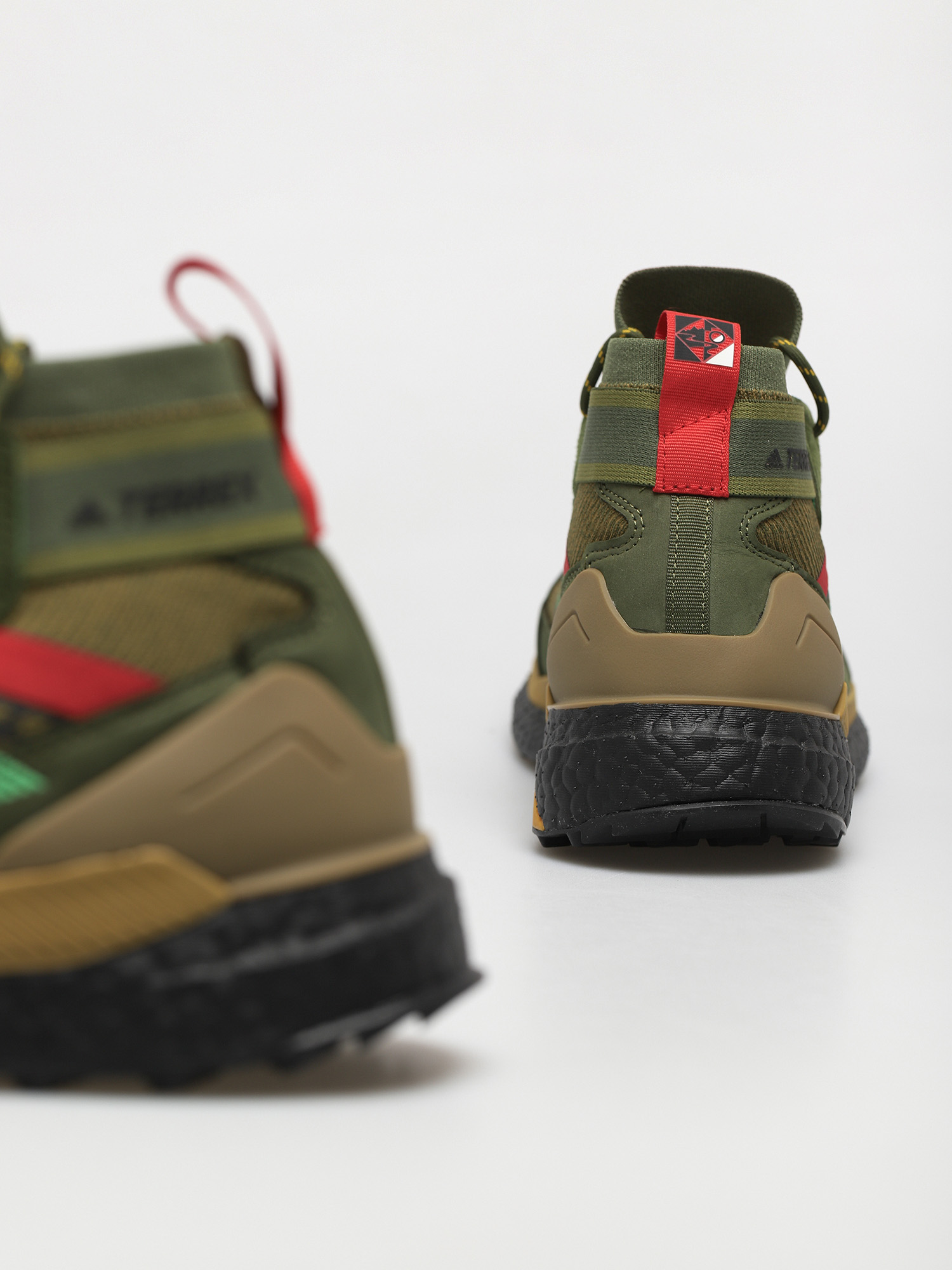 Buty adidas Originals Terrex Free Hiker (blue wilpin/vivgrn/vivred)