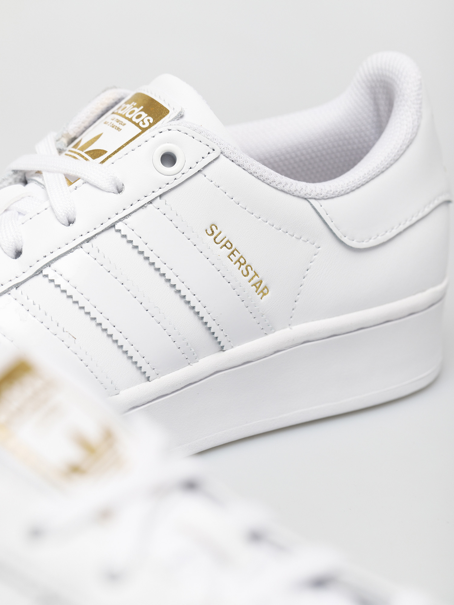 Buty adidas Originals Superstar Bold Wmn (ftwwht/ftwwht/goldmt)
