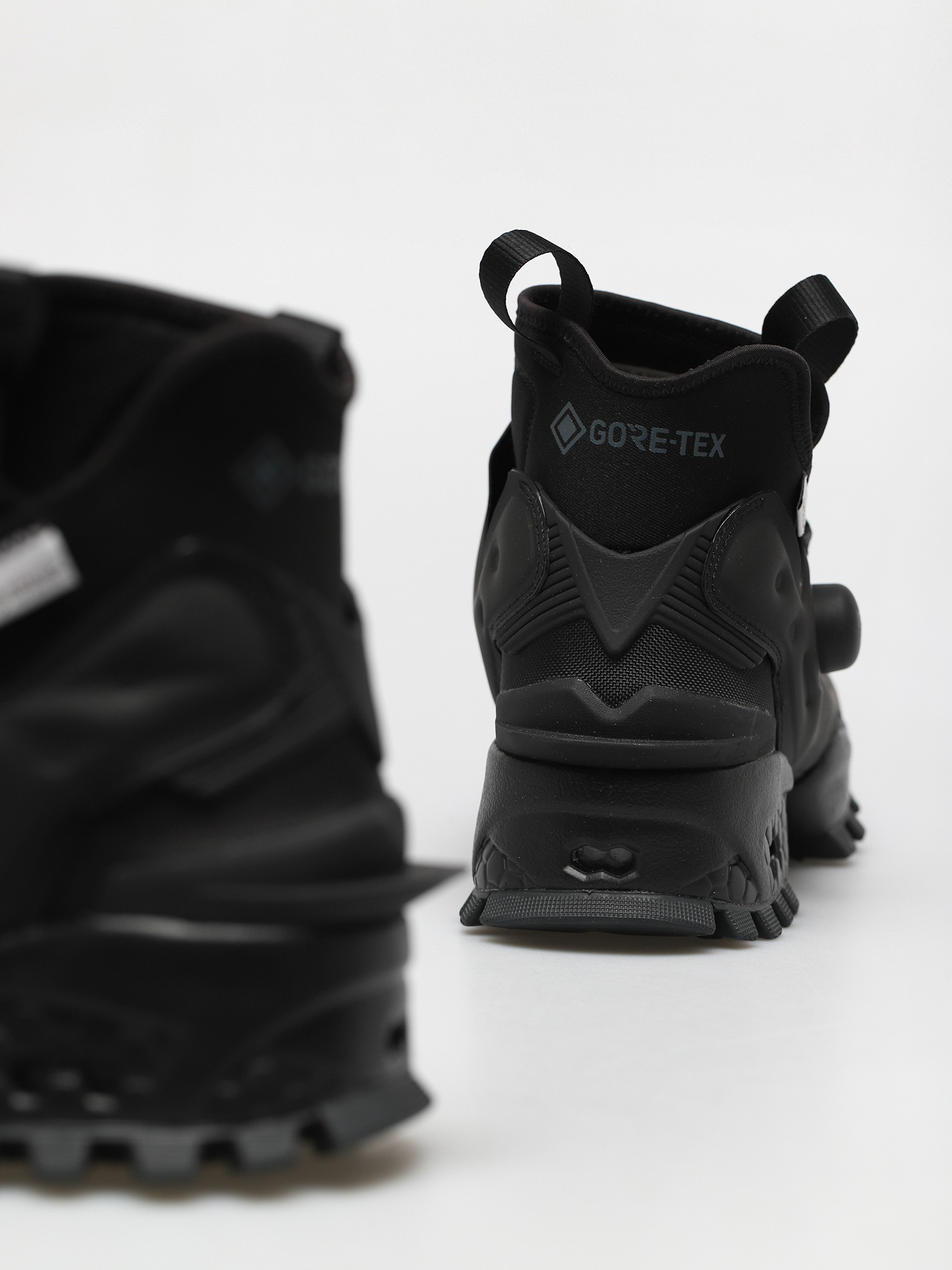 Buty Reebok Instapump Fury X Gt (black/cdgry4/purgry)