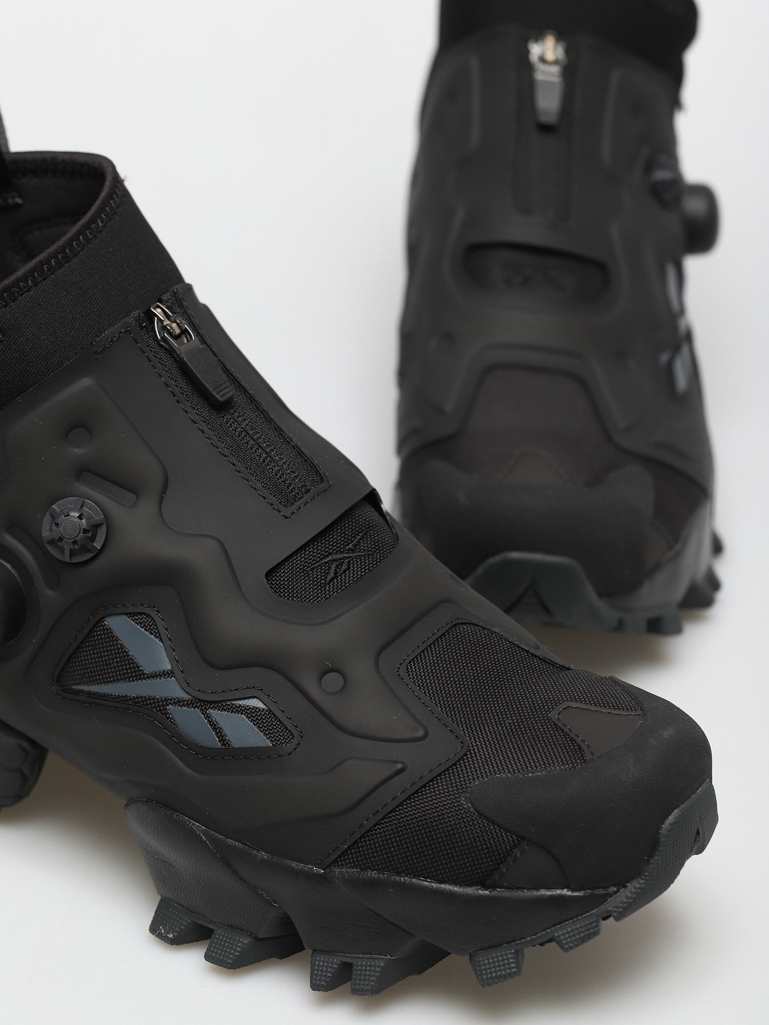 Buty Reebok Instapump Fury X Gt (black/cdgry4/purgry)