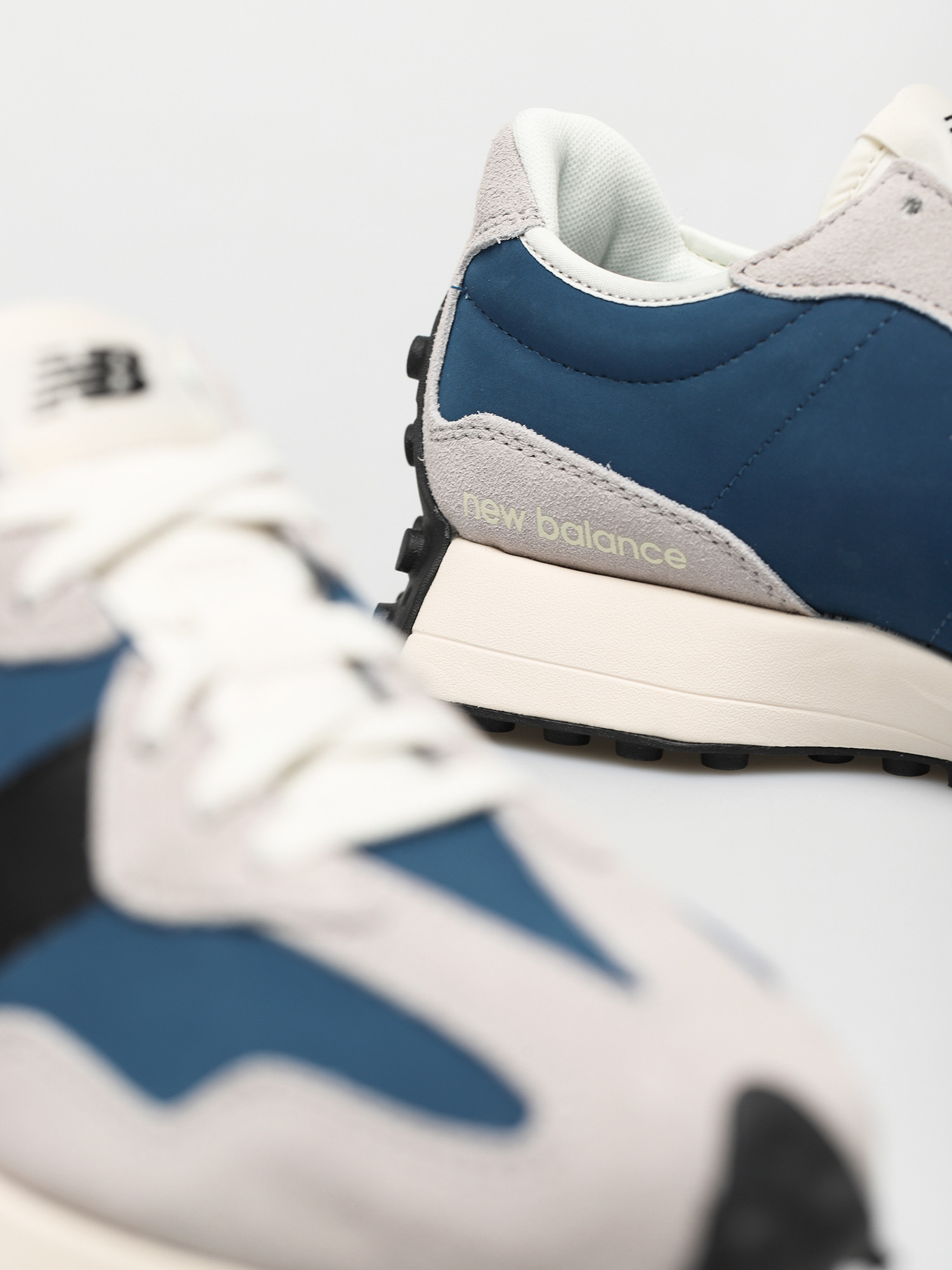 Buty New Balance 327 (rain cloud)