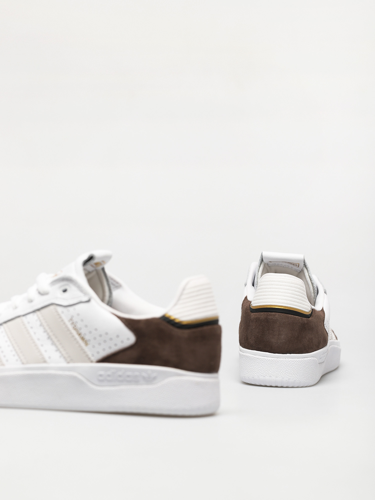 Buty adidas Tyshawn Low (ftwwht/greone/goldmt)