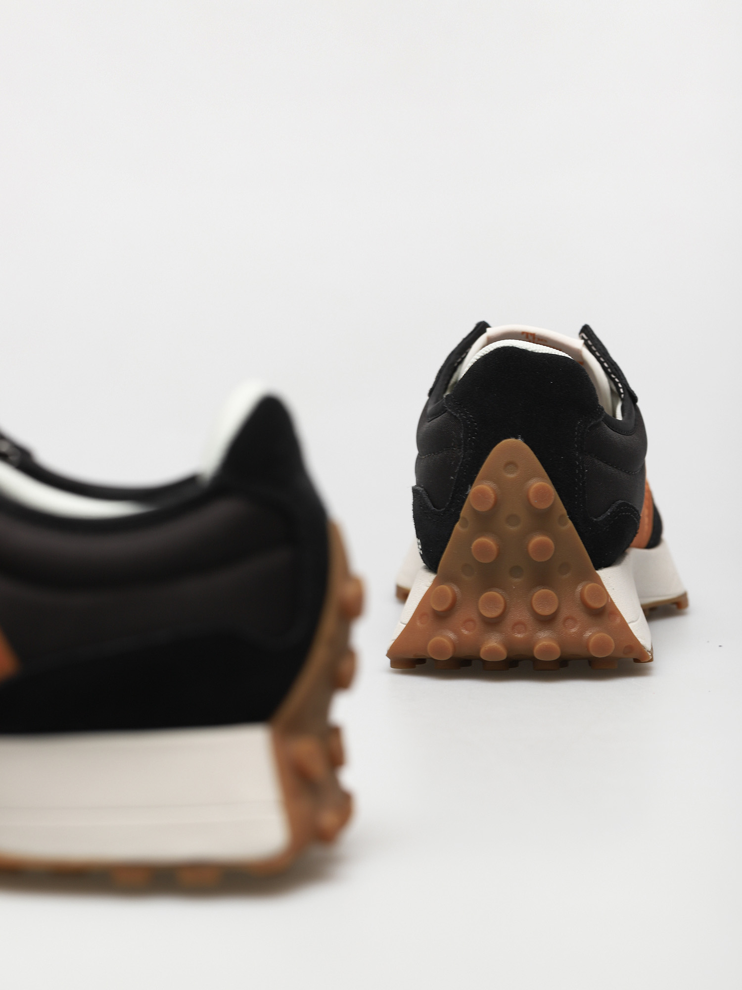 Buty New Balance 327 (black)