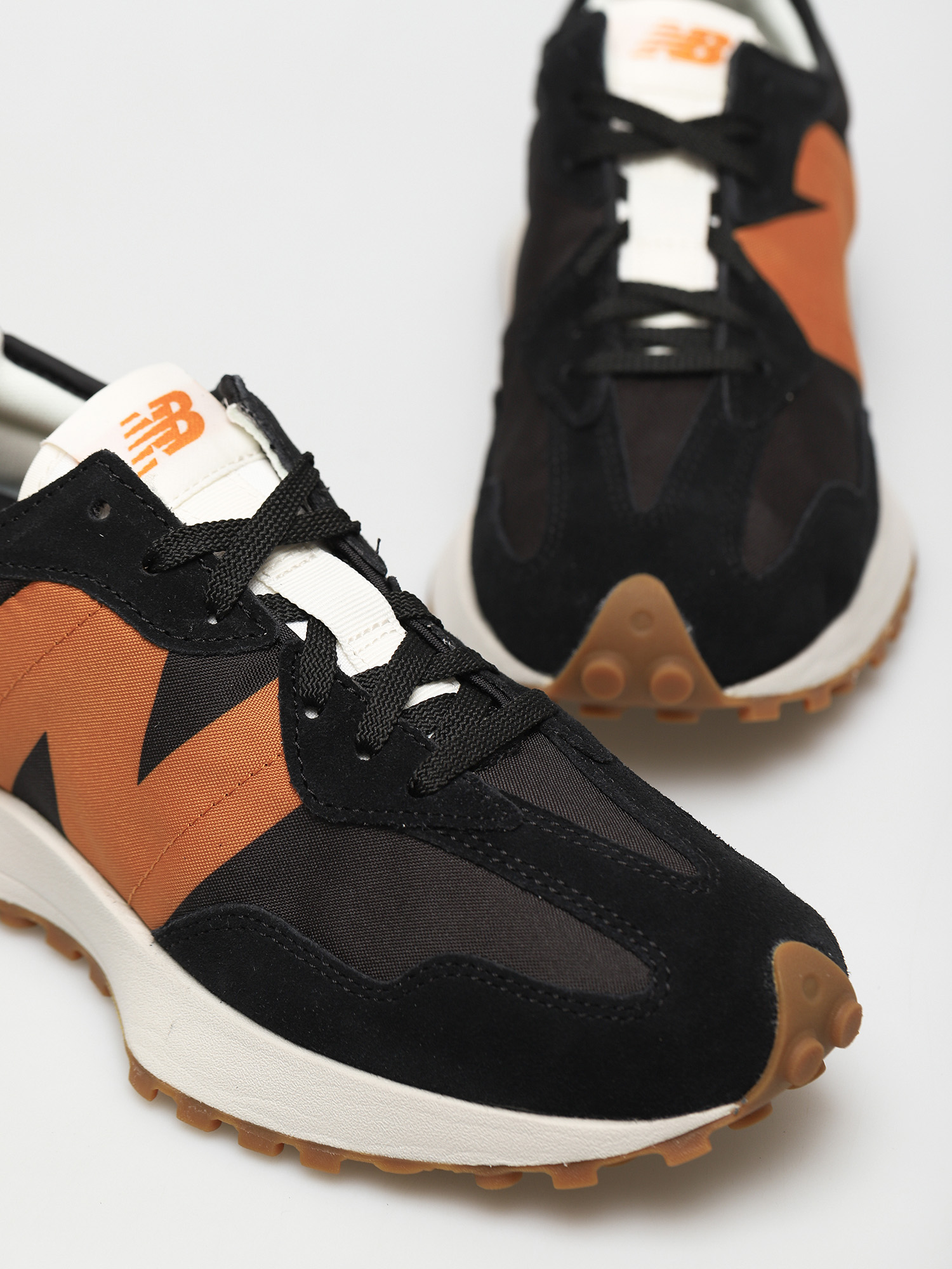 Buty New Balance 327 (black)