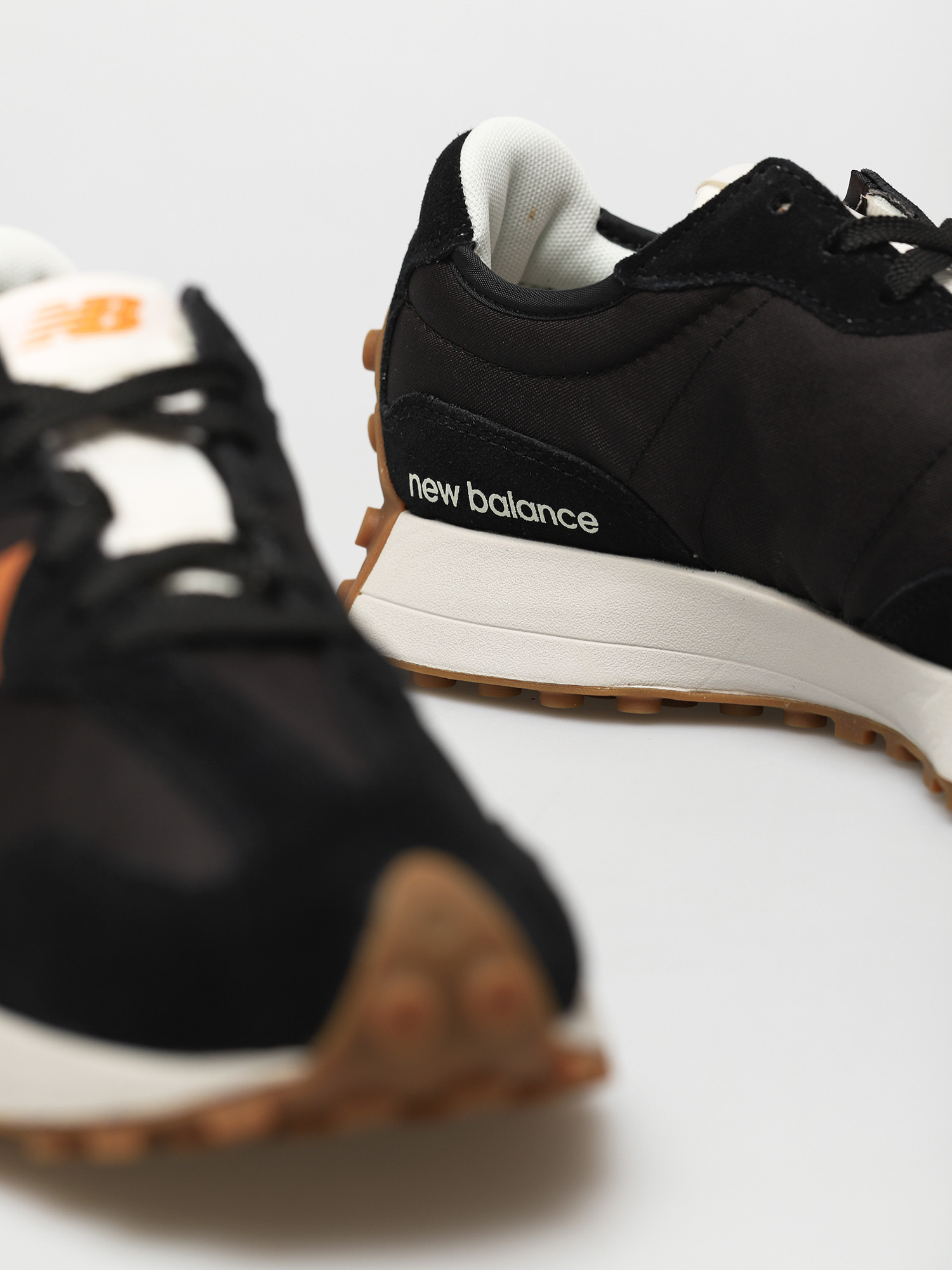 Buty New Balance 327 (black)