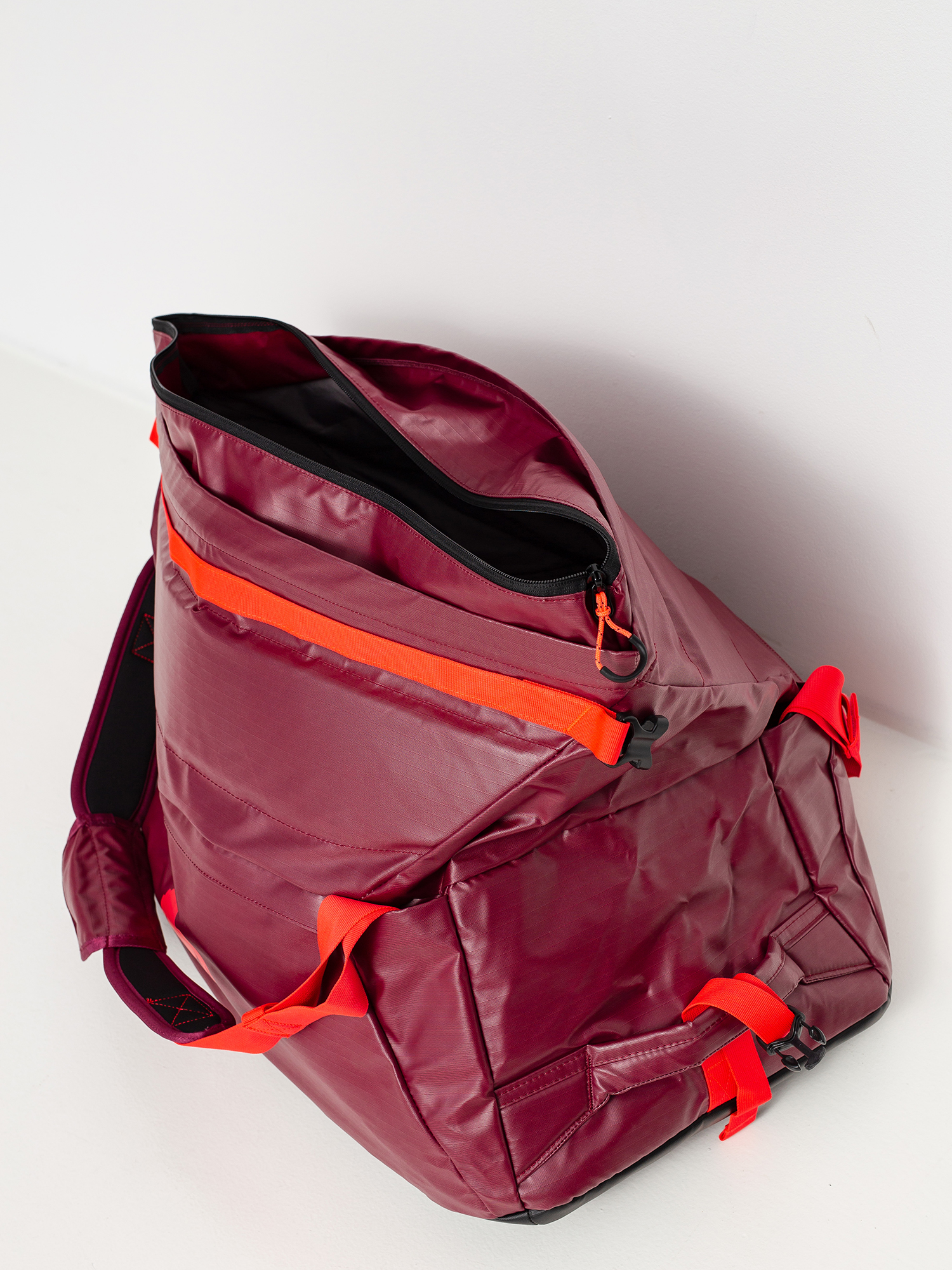 Torba Burton Multipath 60L Expandable Duffel (mulled berry coated)