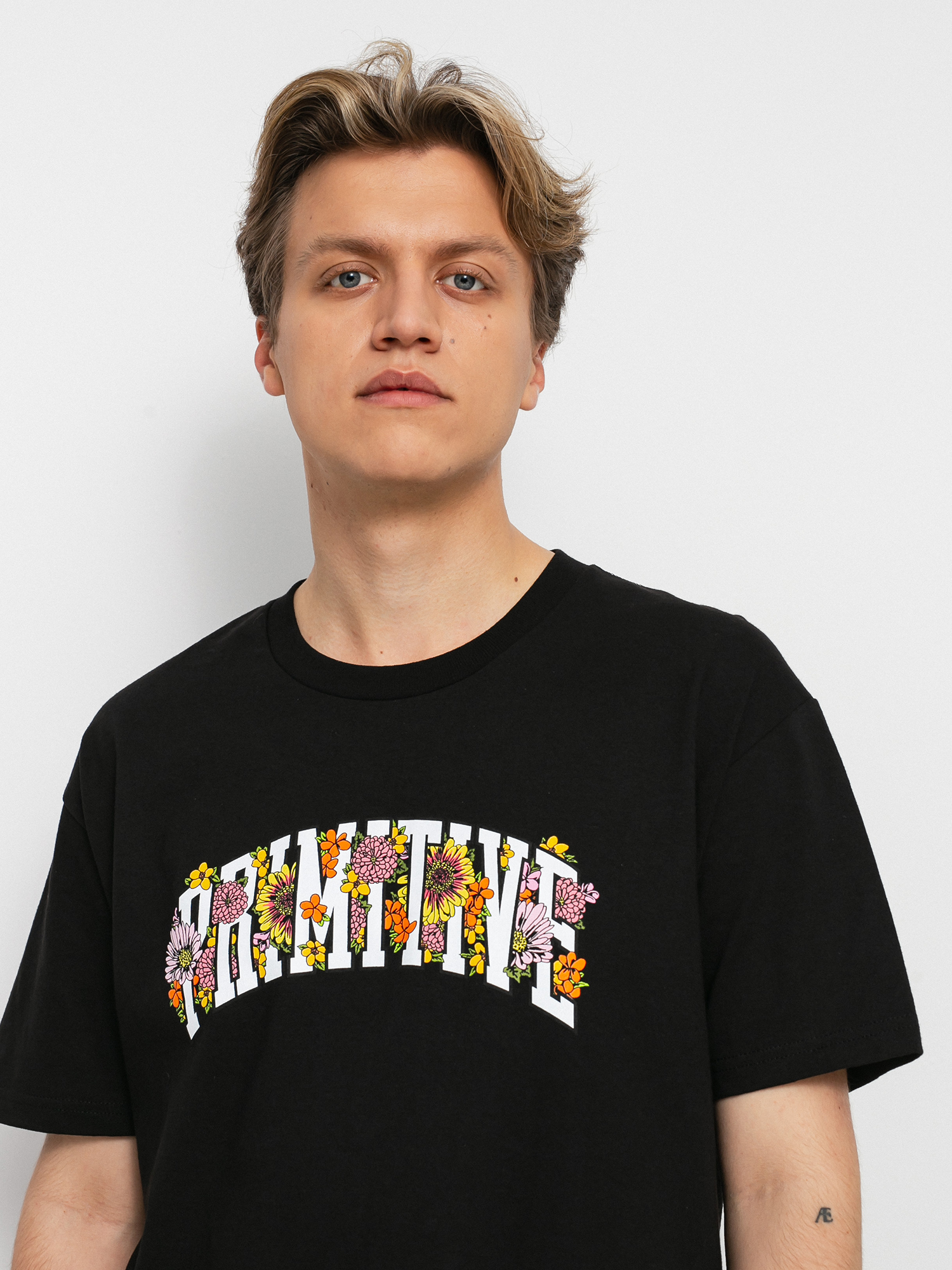 T-shirt Primitive Tournament (black)