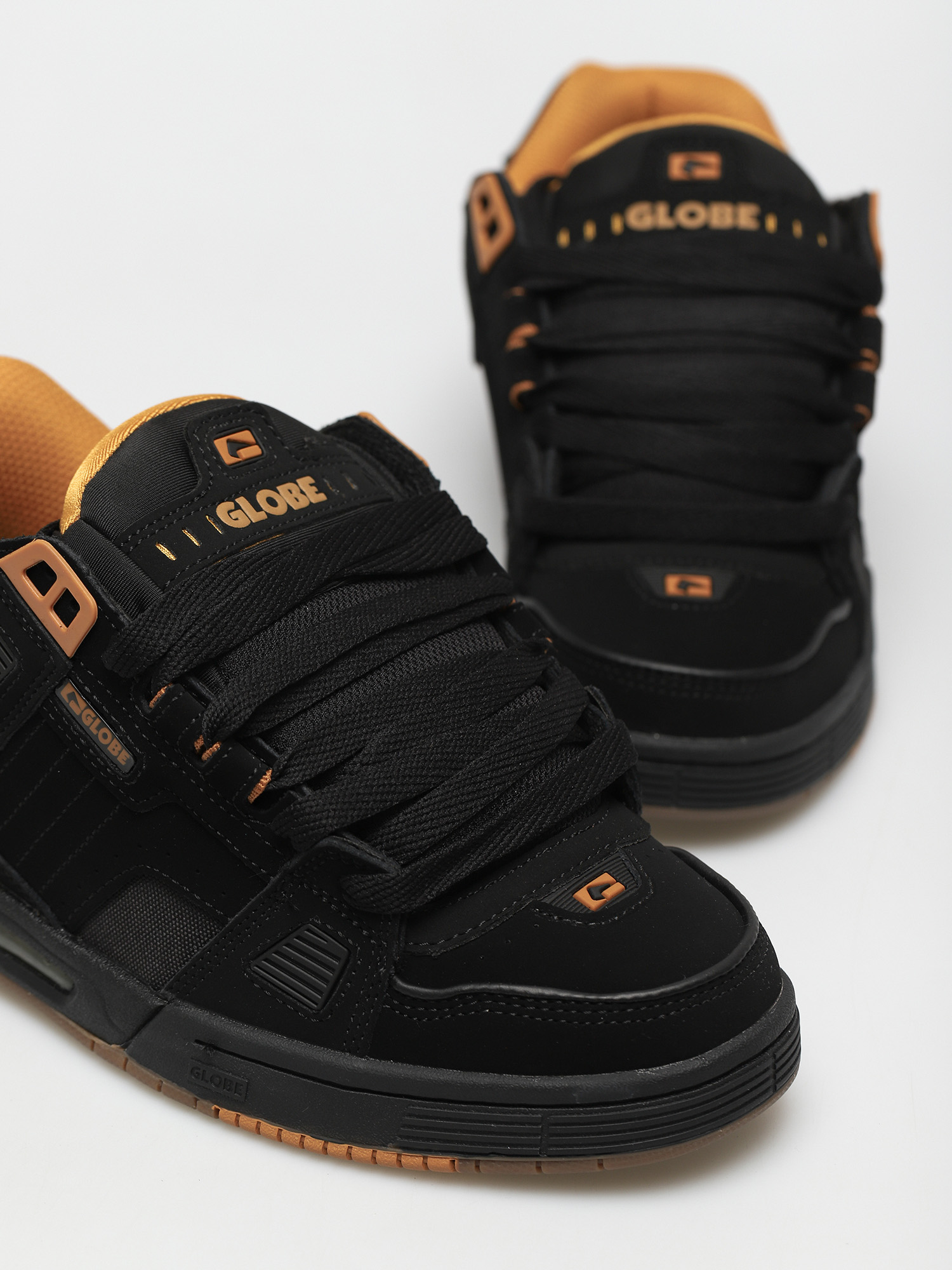 Buty Globe Sabre (black/toffee)