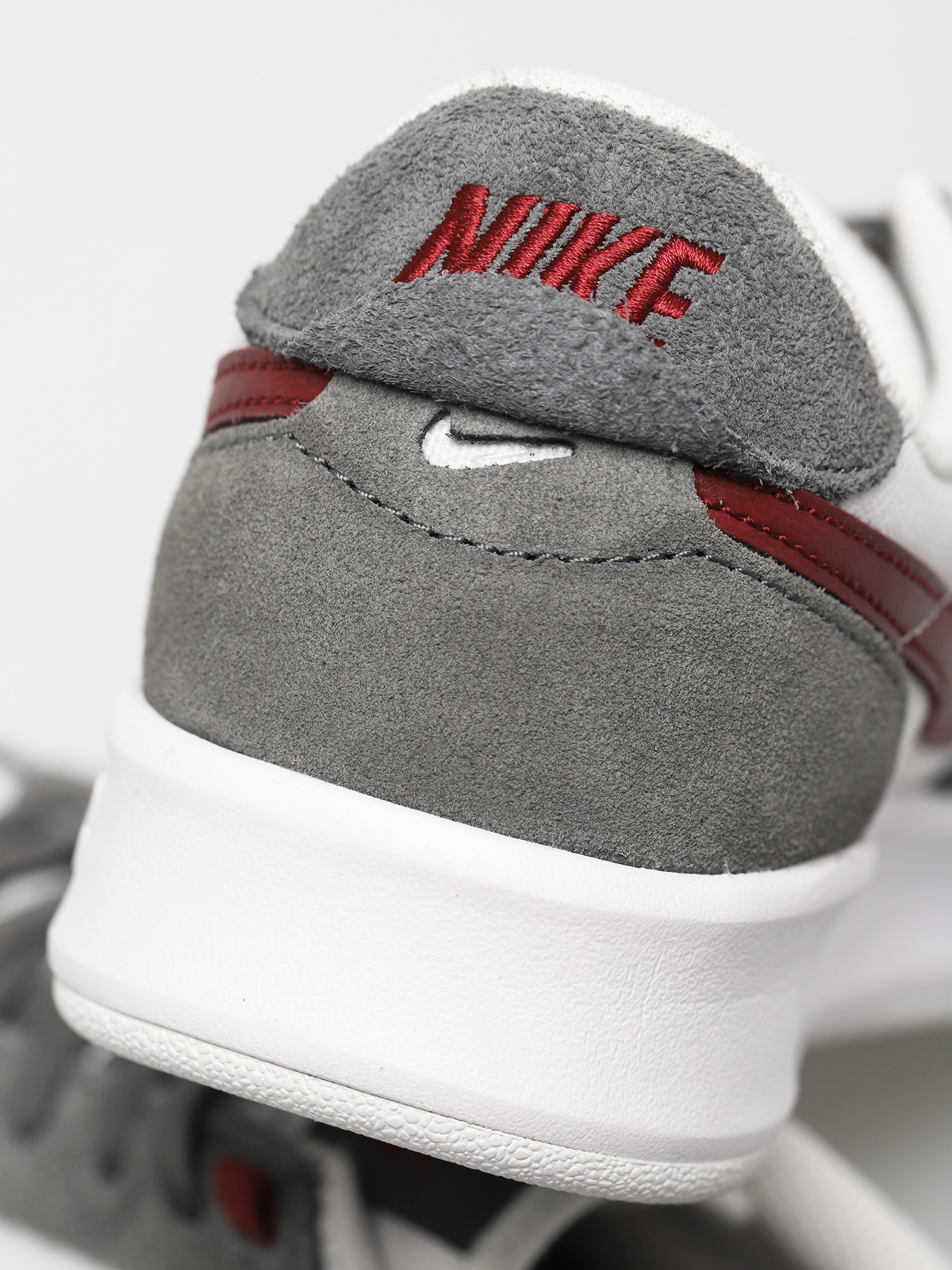 Buty Nike SB Adversary Premium (iron grey/team red summit white white)