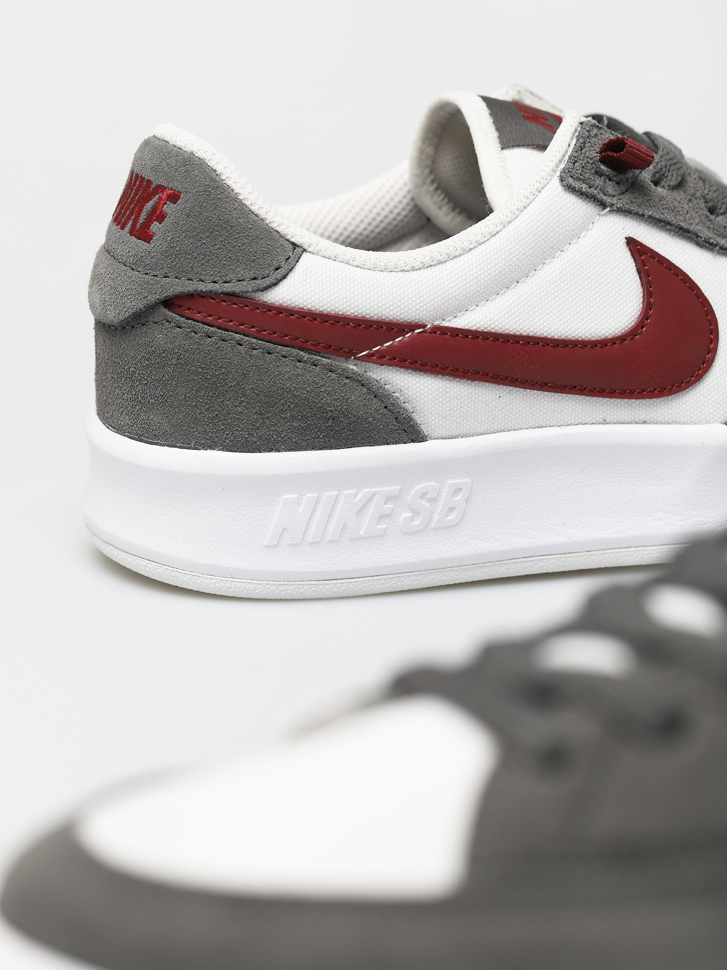 Buty Nike SB Adversary Premium (iron grey/team red summit white white)