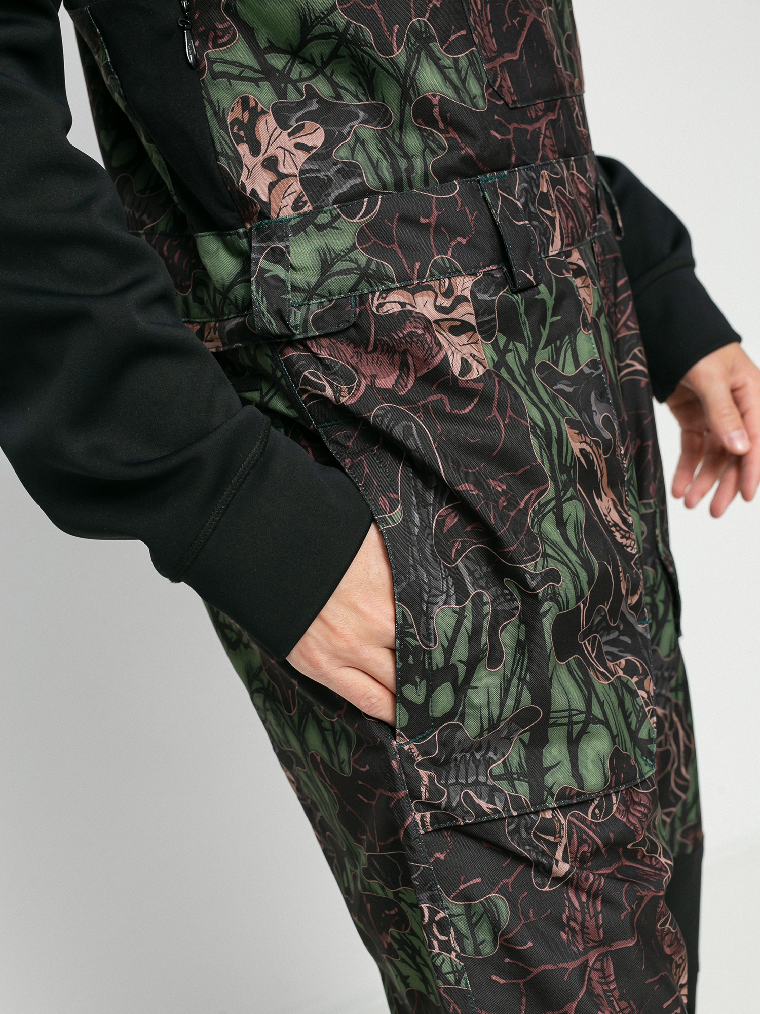Męskie Spodnie snowboardowe Volcom Roan Bib Overall (woodland camo)