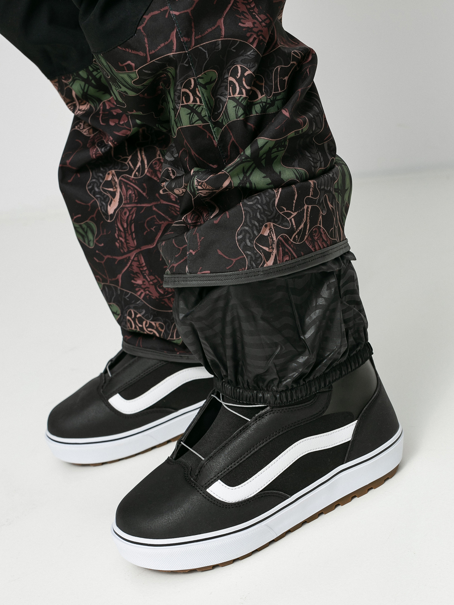 Męskie Spodnie snowboardowe Volcom Roan Bib Overall (woodland camo)
