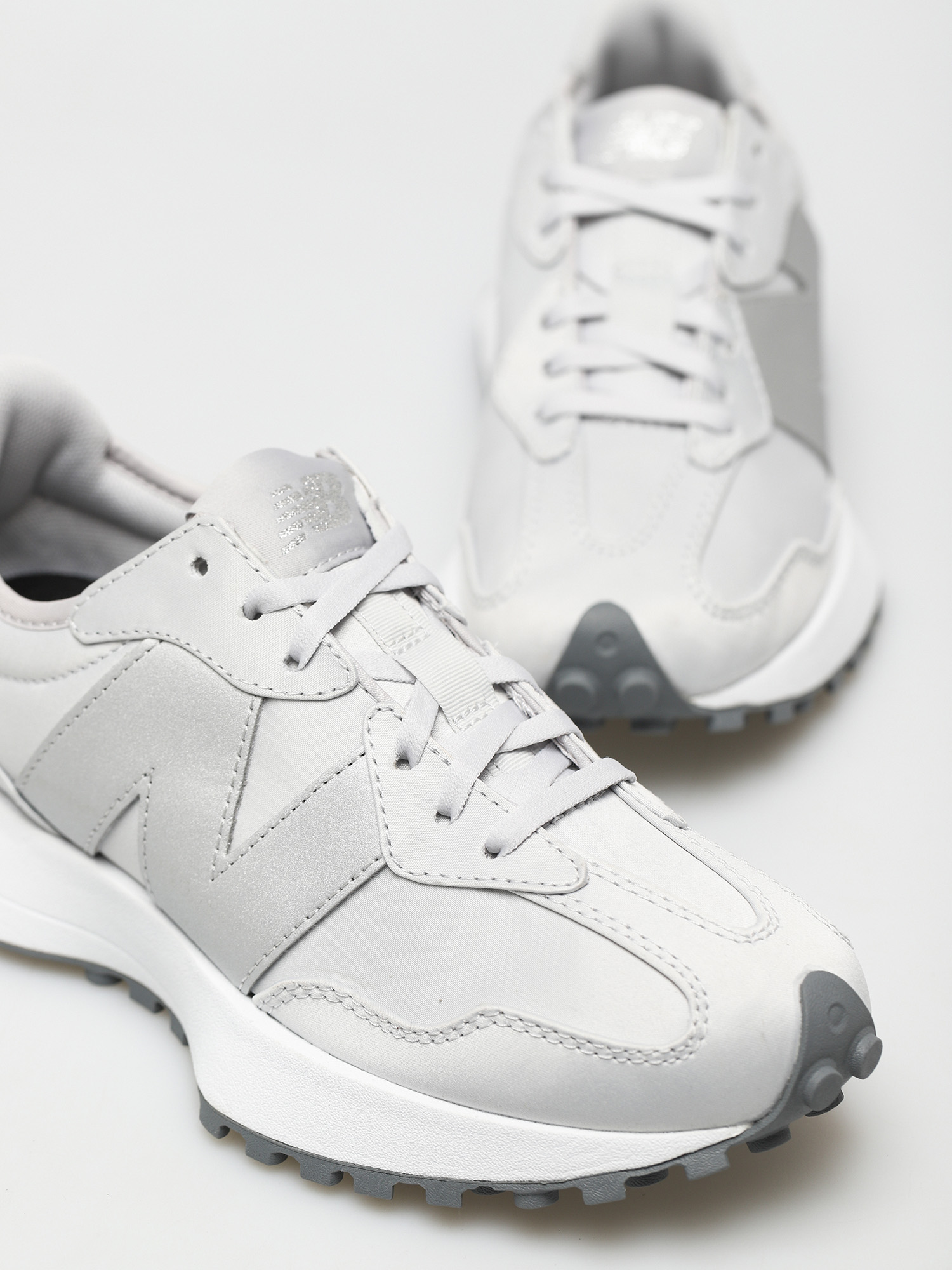Buty New Balance 327 Wmn (grey)