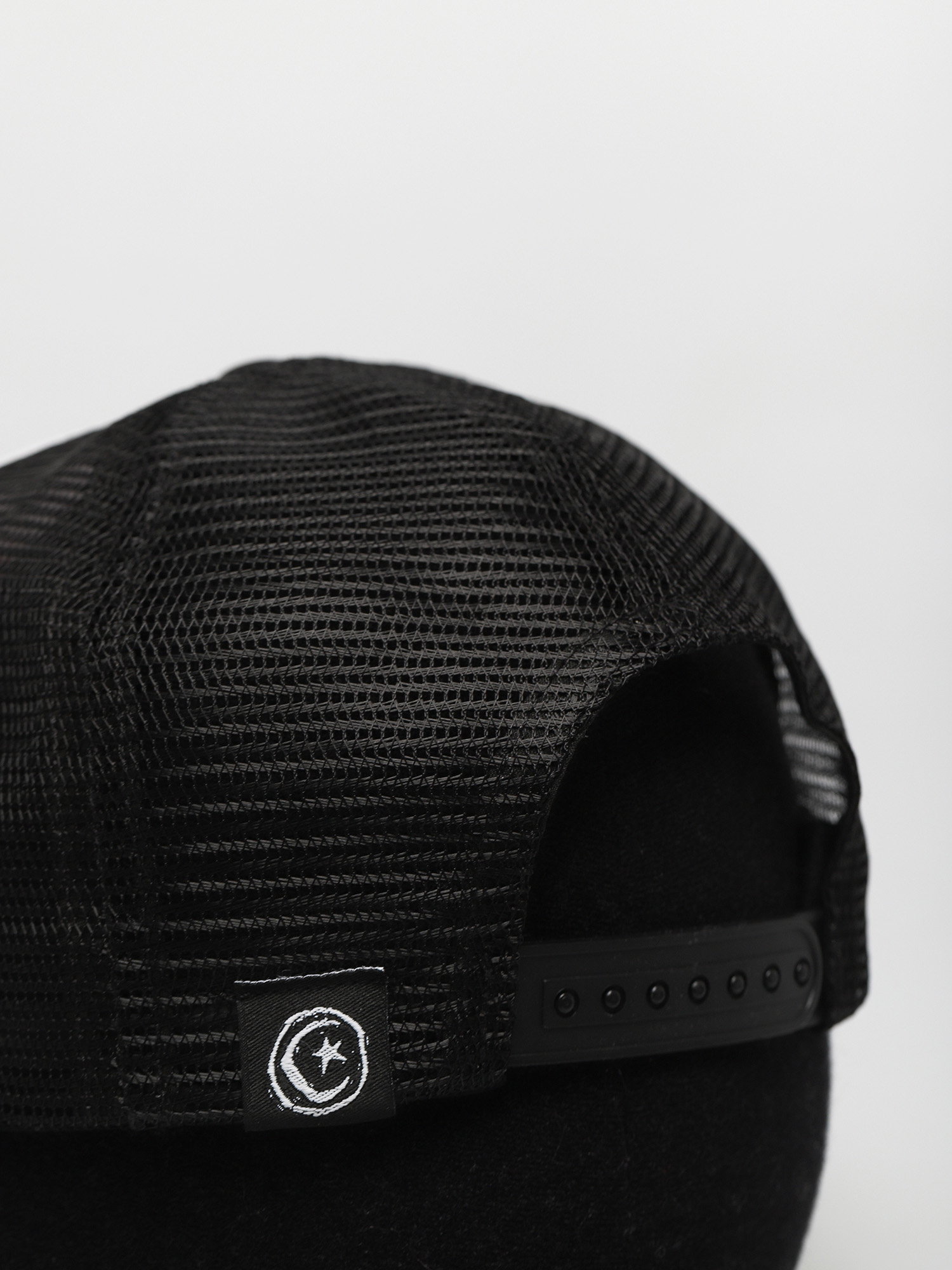 Czapka z daszkiem Foundation Circle Bird Mesh (black/white)