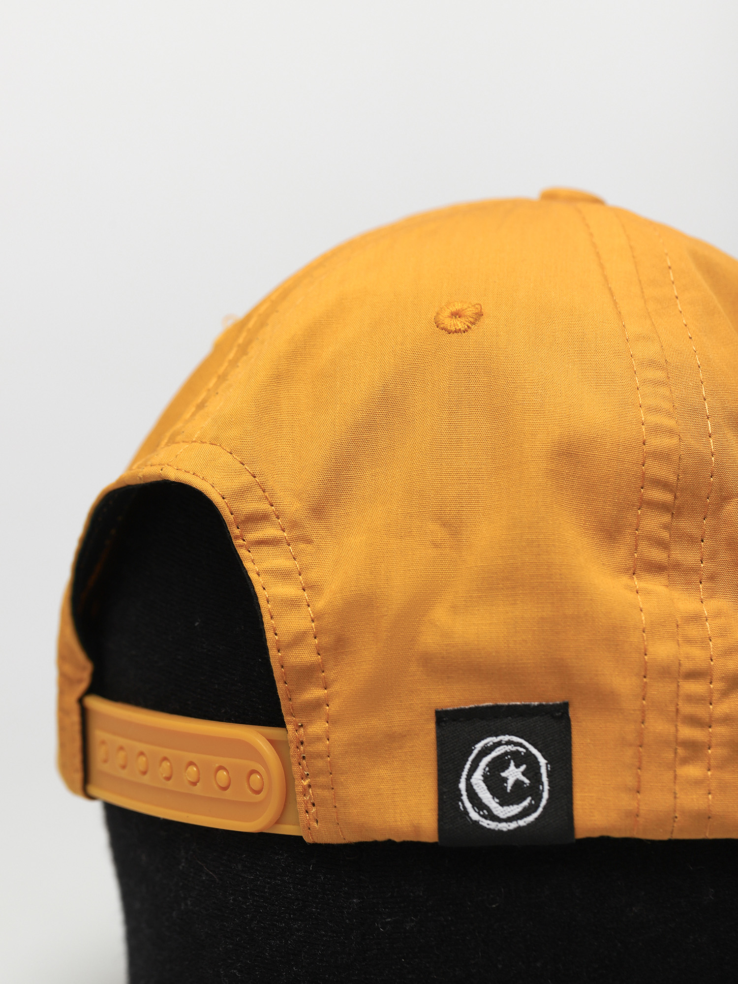 Czapka z daszkiem Foundation Push Snapback (gold)