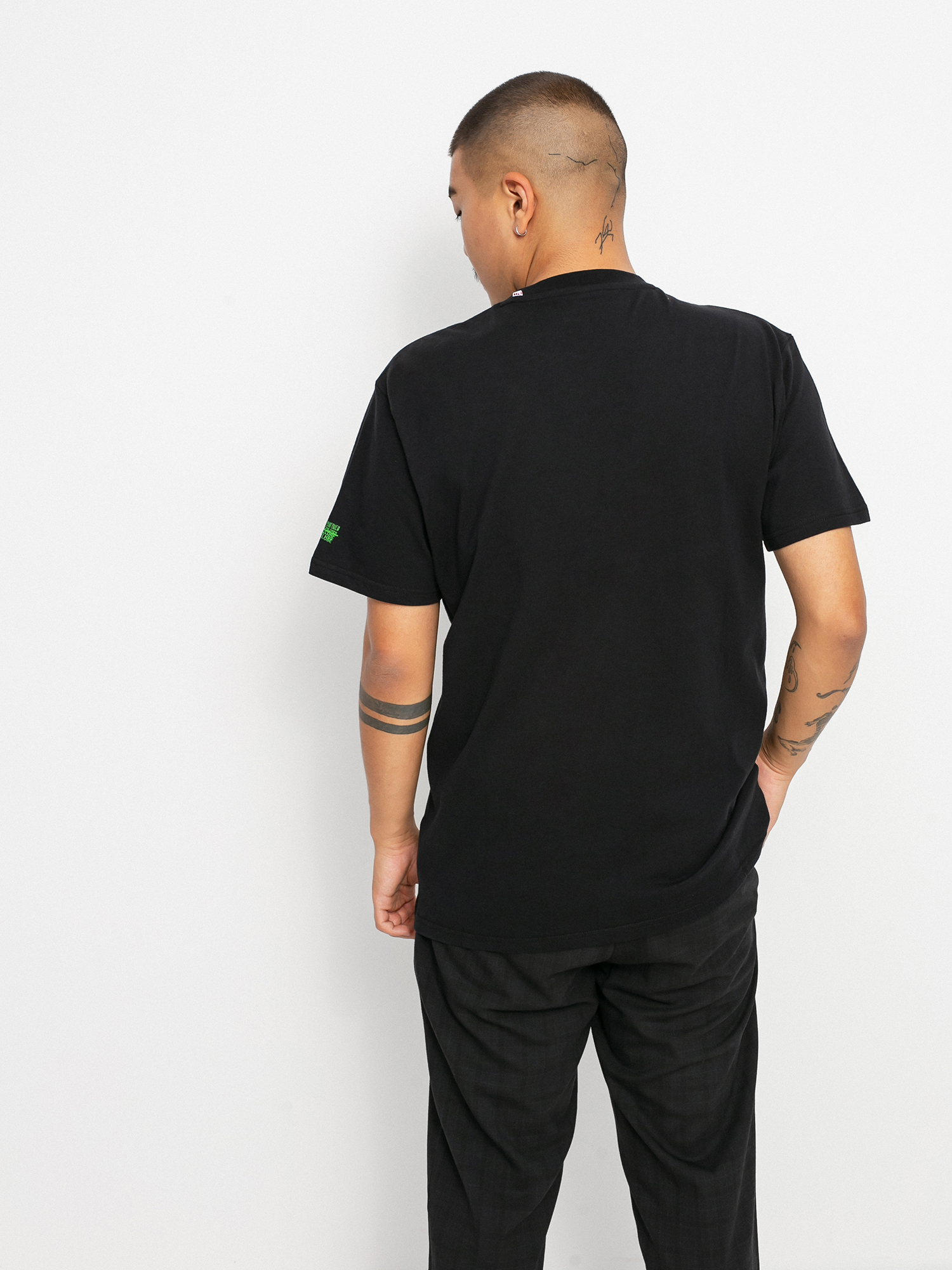 T-shirt Globe Refuse Skull (black)