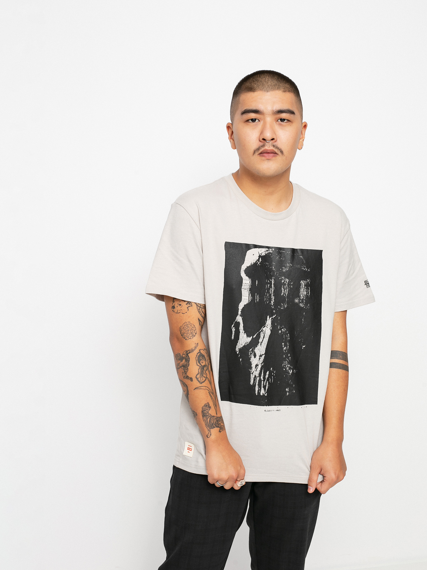 T-shirt Globe Refuse Skull (mushroom)