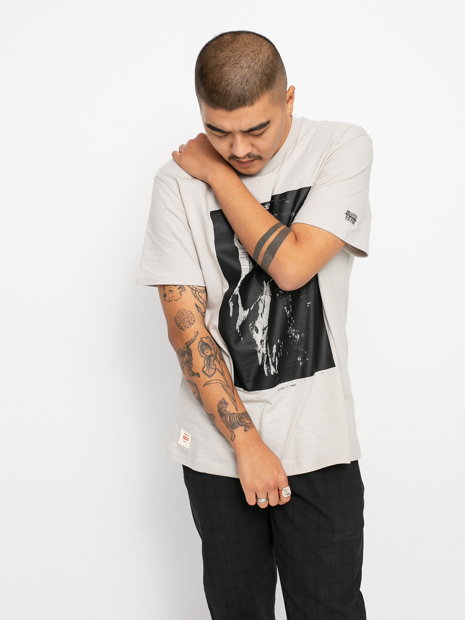 T-shirt Globe Refuse Skull (mushroom)