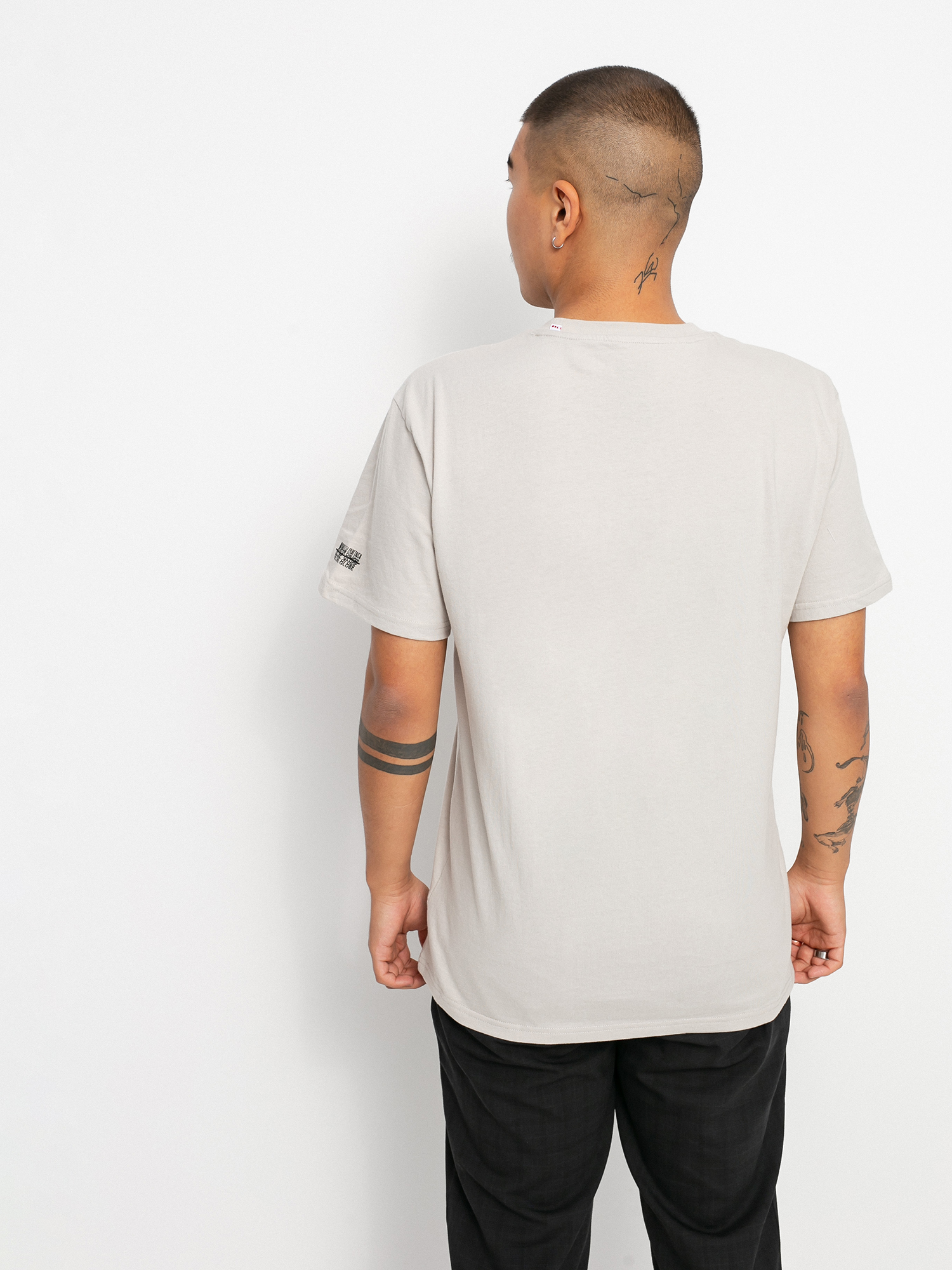 T-shirt Globe Refuse Skull (mushroom)