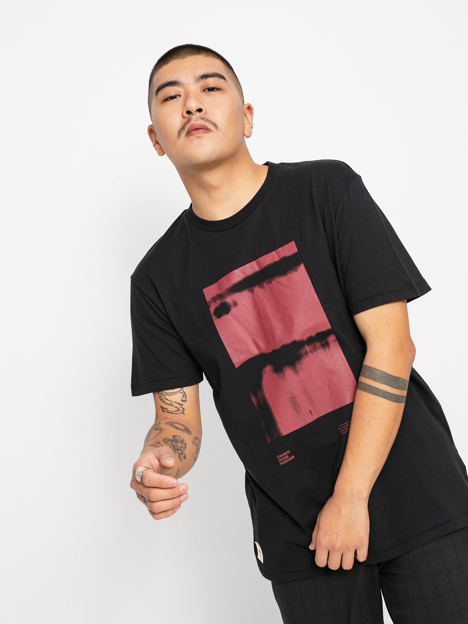 T-shirt Globe Barrels (black)