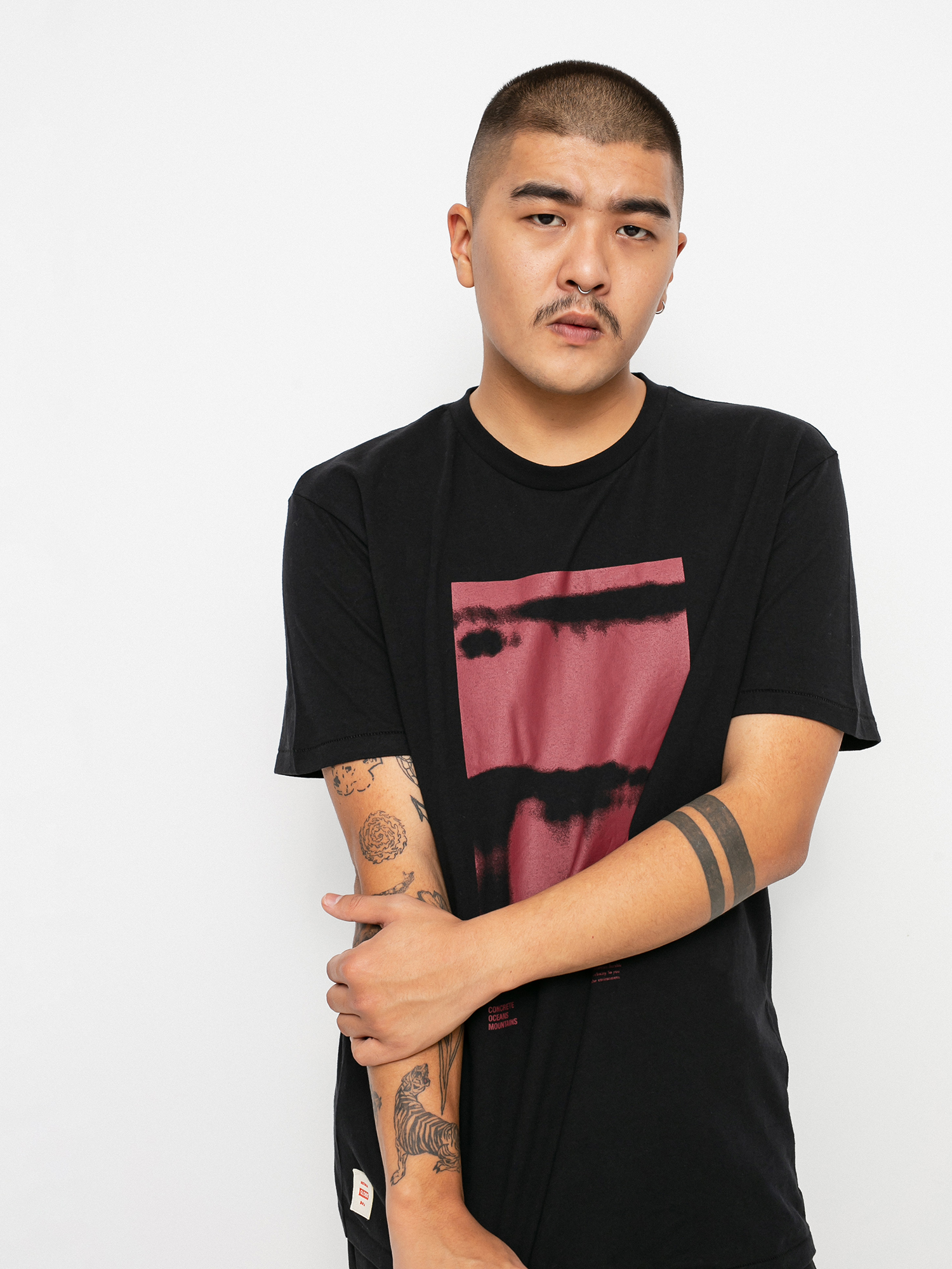 T-shirt Globe Barrels (black)