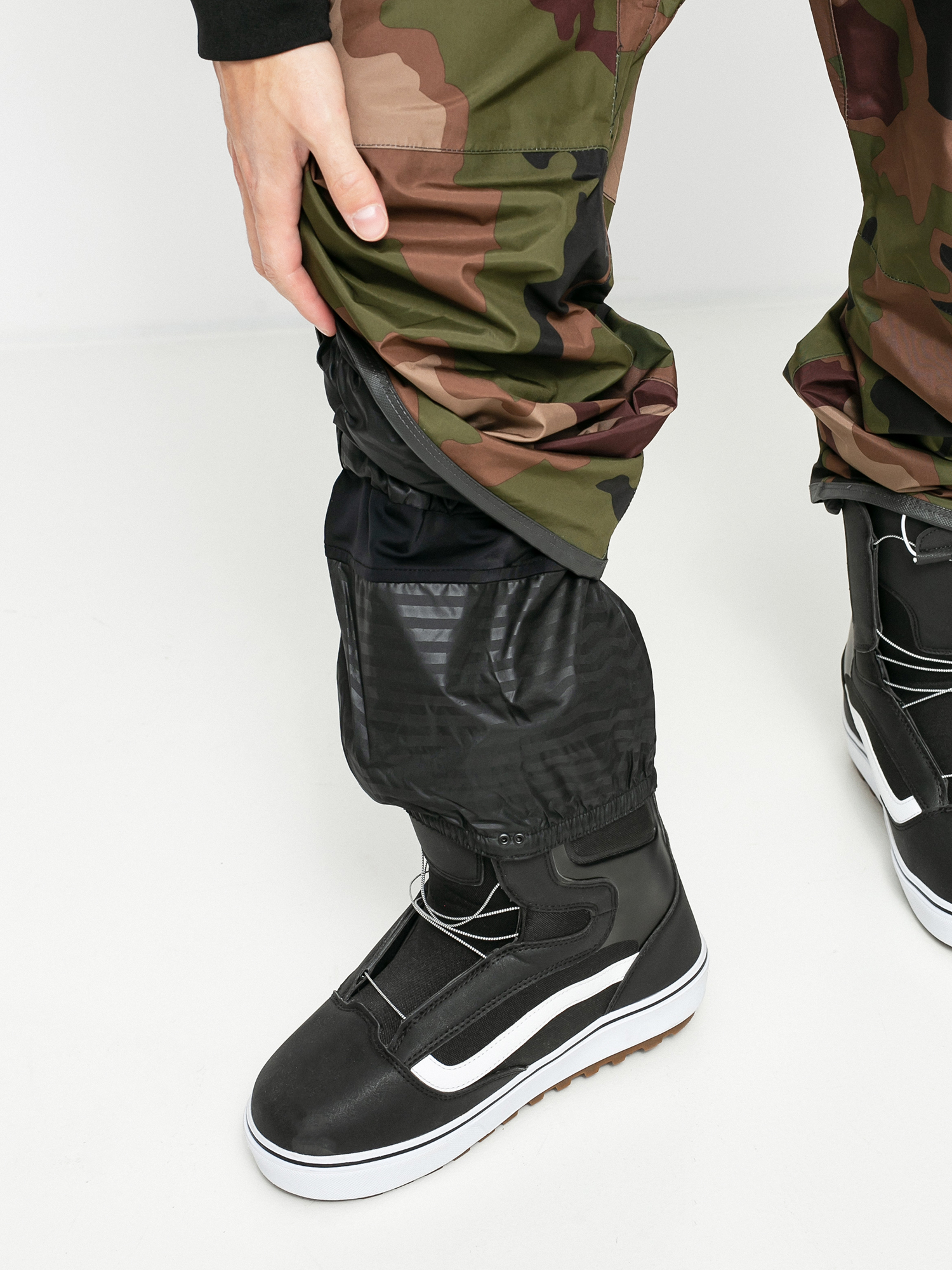 Męskie Spodnie snowboardowe Volcom L Gore Tex (dark camo)