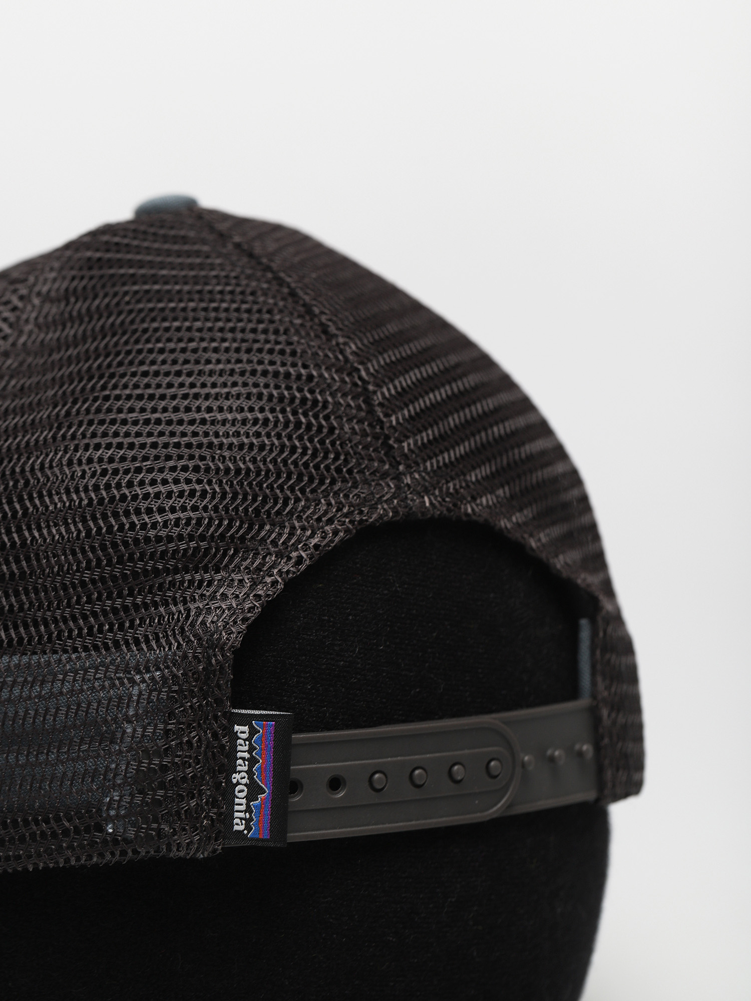 Czapka z daszkiem Patagonia P 6 Logo LoPro Trucker (el cap khaki w/plume grey)