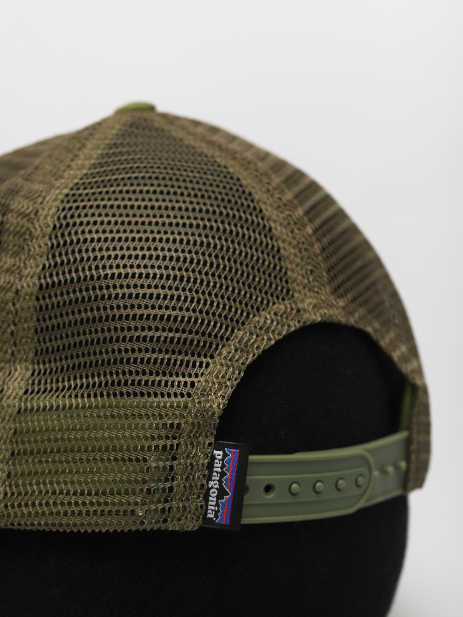 Czapka z daszkiem Patagonia P 6 Logo Trucker (white w/palo green)