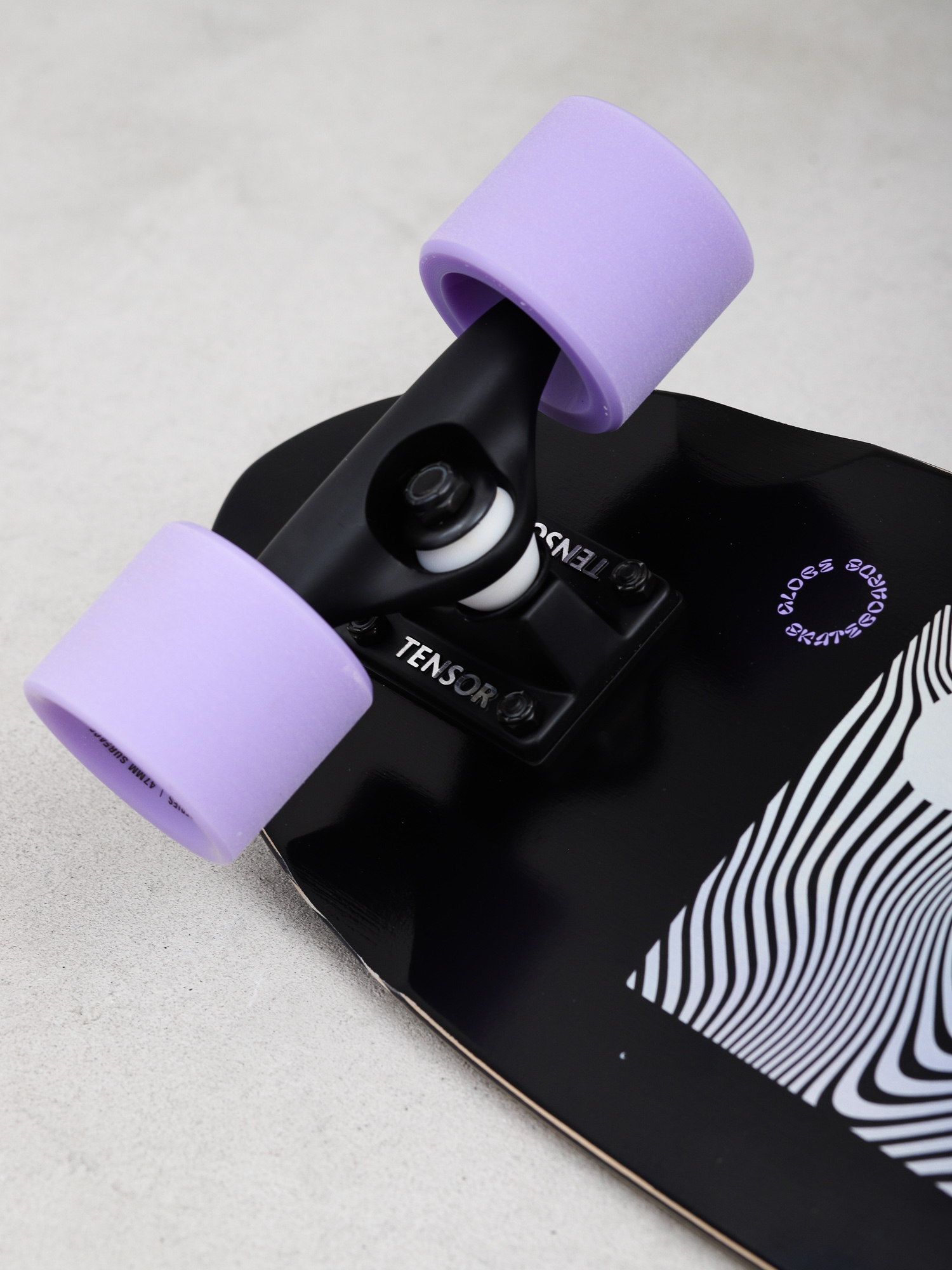 Deskorolka cruiser Globe Blazer (black/purple)