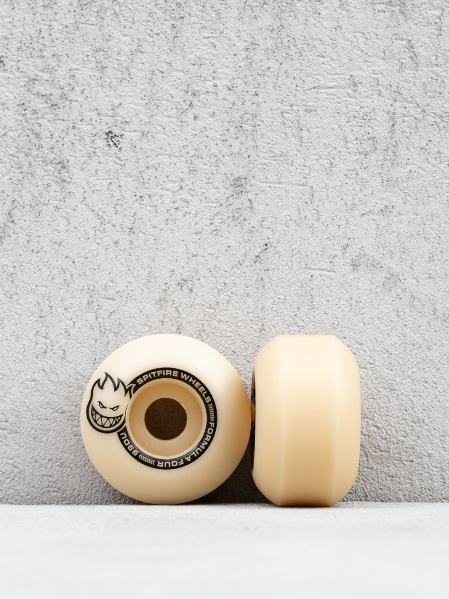 Kółka Spitfire F4 99D Classic Shape (black/natural)