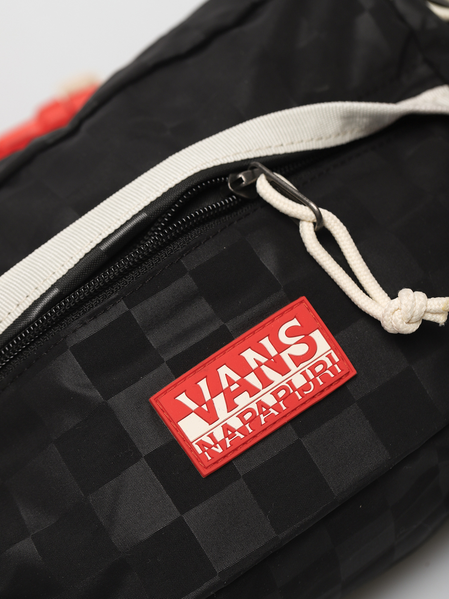 Nerka Vans X Napapijri Survey Cross Body (black check)