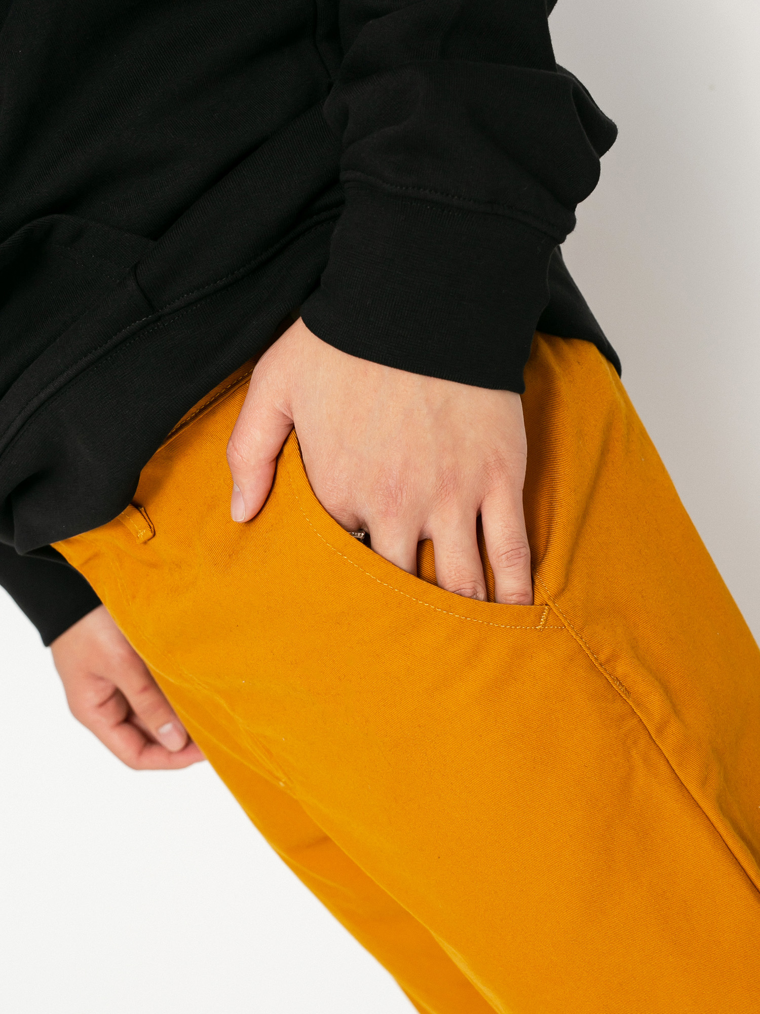 Spodnie Vans Authentic Chino Loose (buckthorn brown)