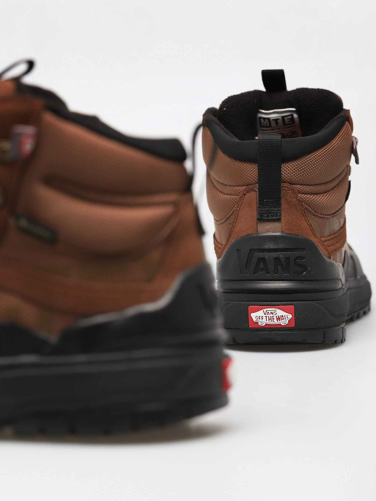 Buty Vans Ultrarange Exo Hi Gore Tex MTE 2 (dachshund/black)