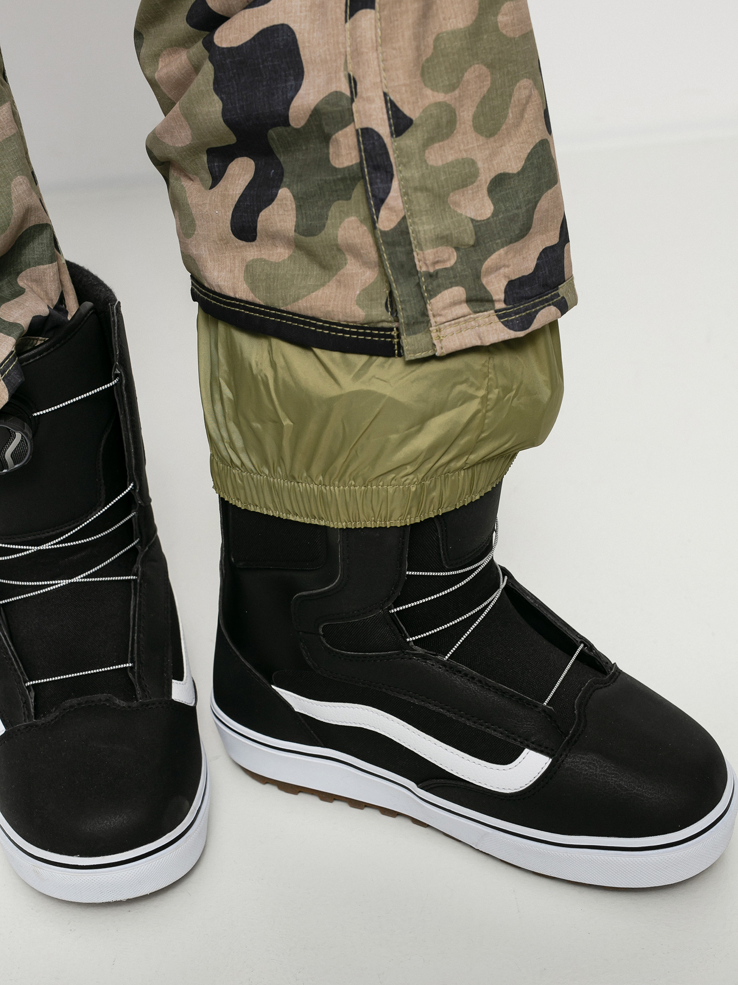 Męskie Spodnie snowboardowe Burton Insulated Covert (martini olive terra camo)