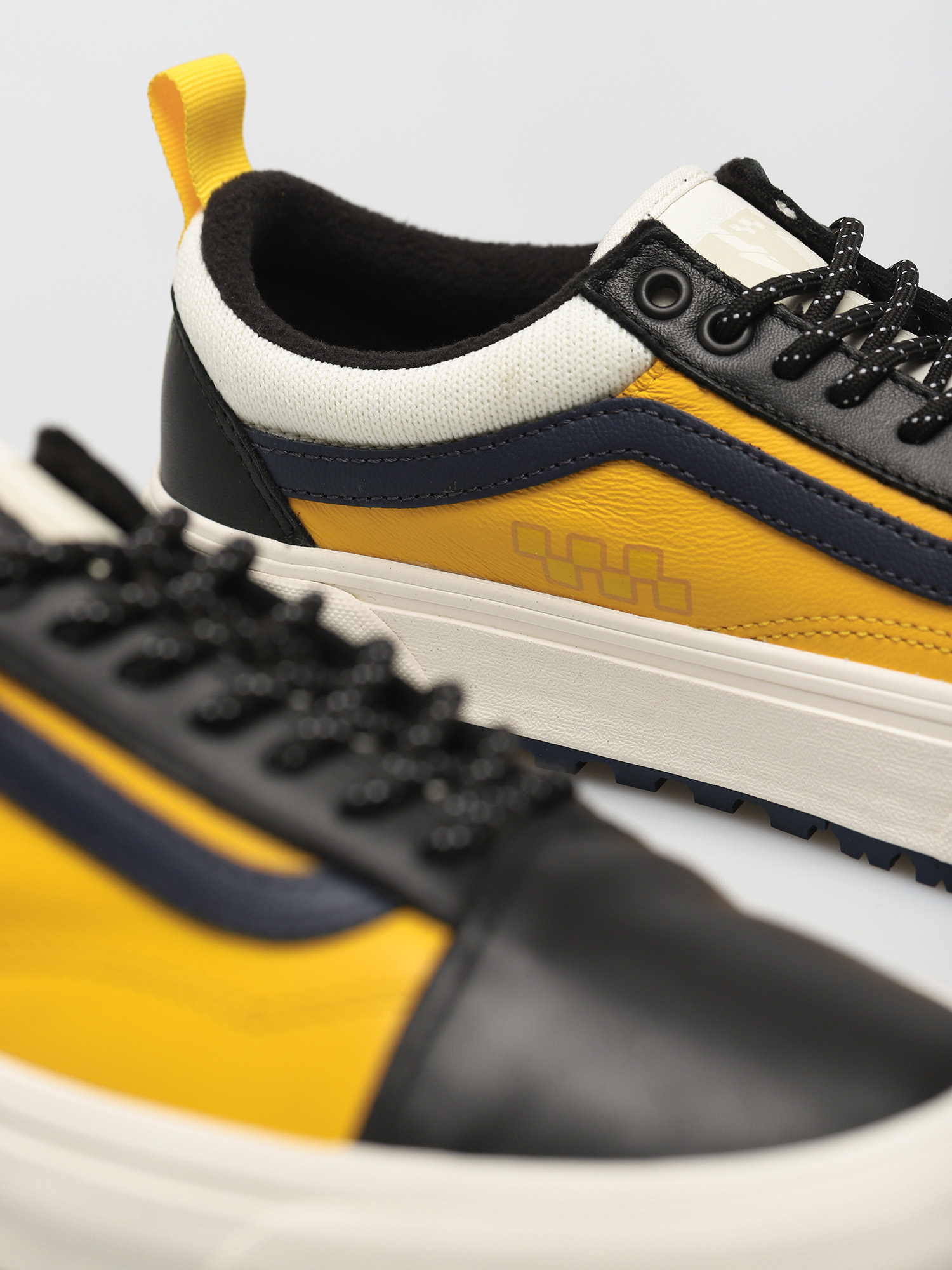 Buty Vans Old Skool MTE 1 (varsity black/spectra yellow)
