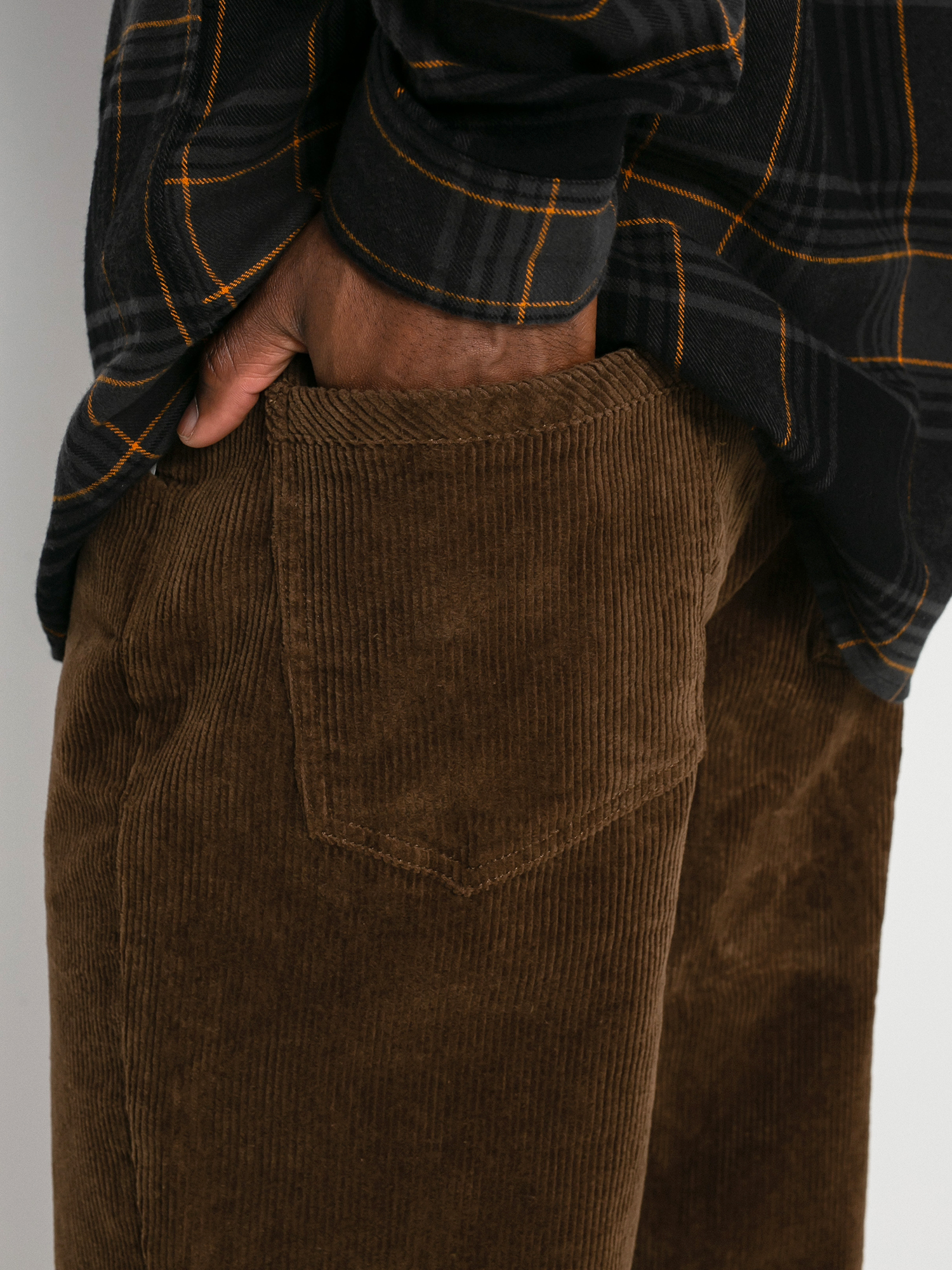 Spodnie Volcom Louie Lopez Tapered Cord (dark earth)