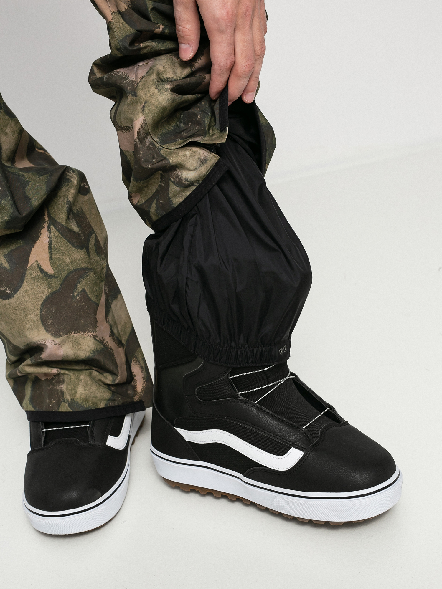 Męskie Spodnie snowboardowe Burton Ak Gore Tex Cyclic (victor camo)