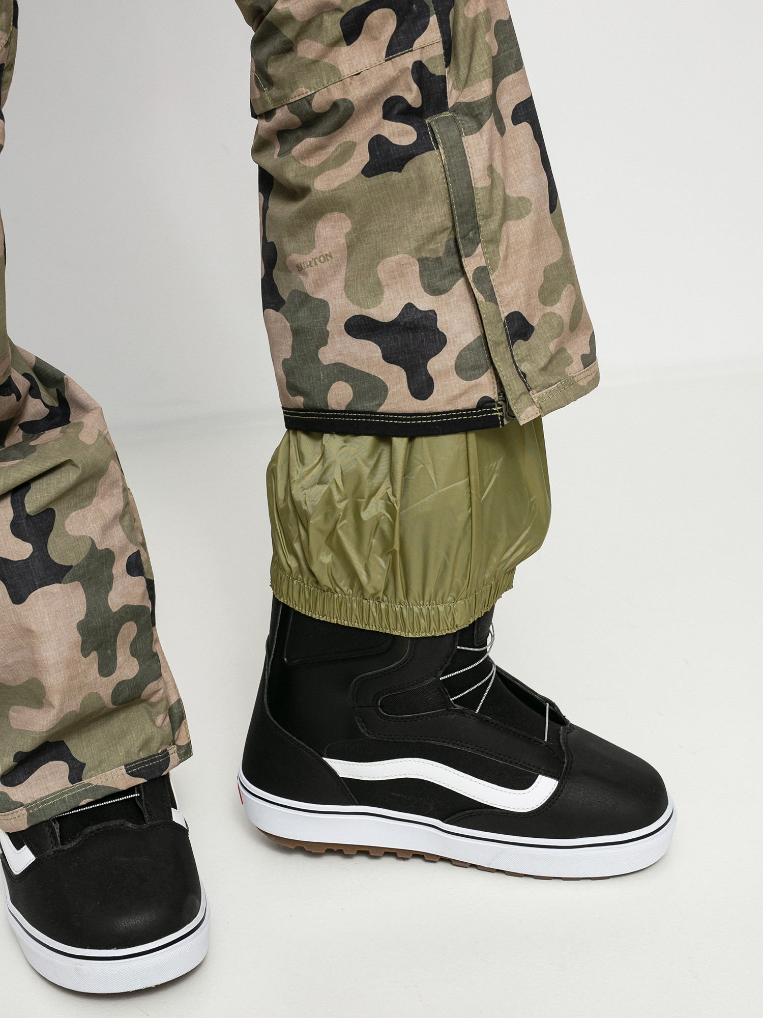 Męskie Spodnie snowboardowe Burton Covert (martini olive terra camo)