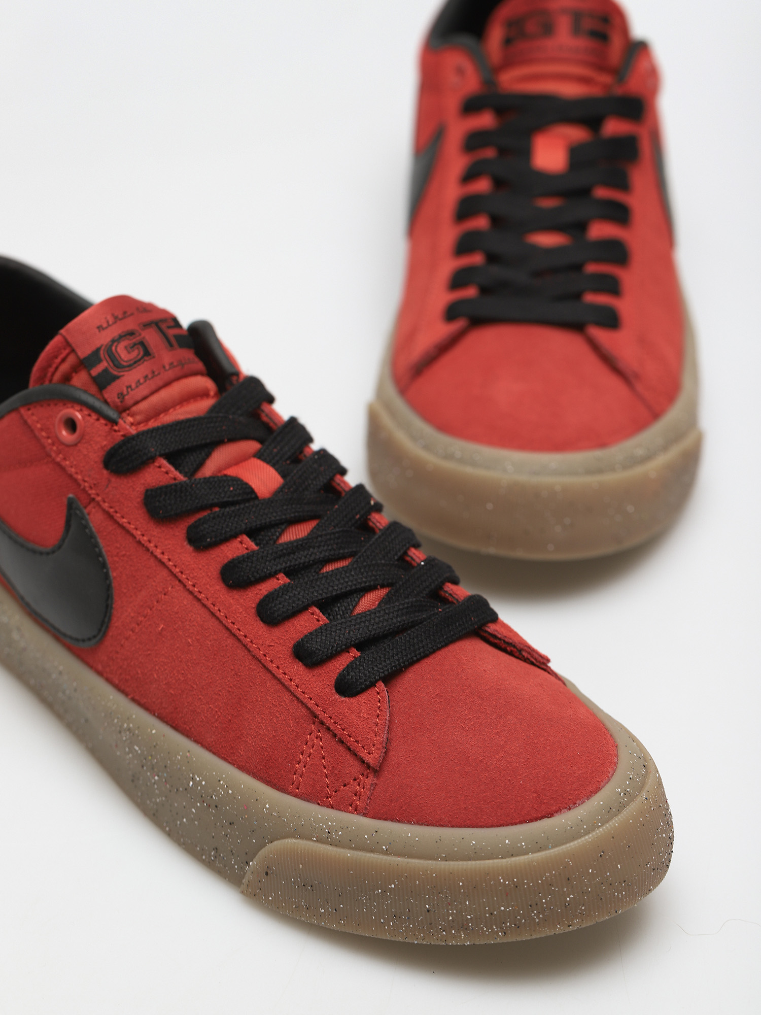 Buty Nike SB Zoom Blazer Low Pro Gt (cinnabar/black cinnabar gum light brown)